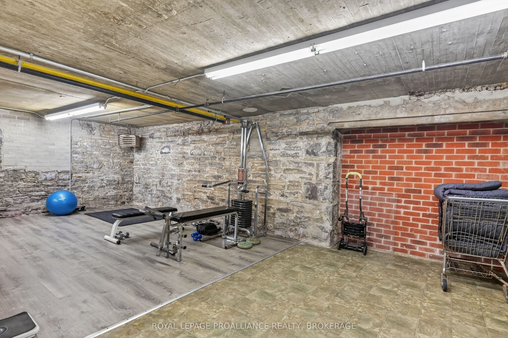 20 Gore Street, #402, Kingston, Frontenac ON K7L 2L1