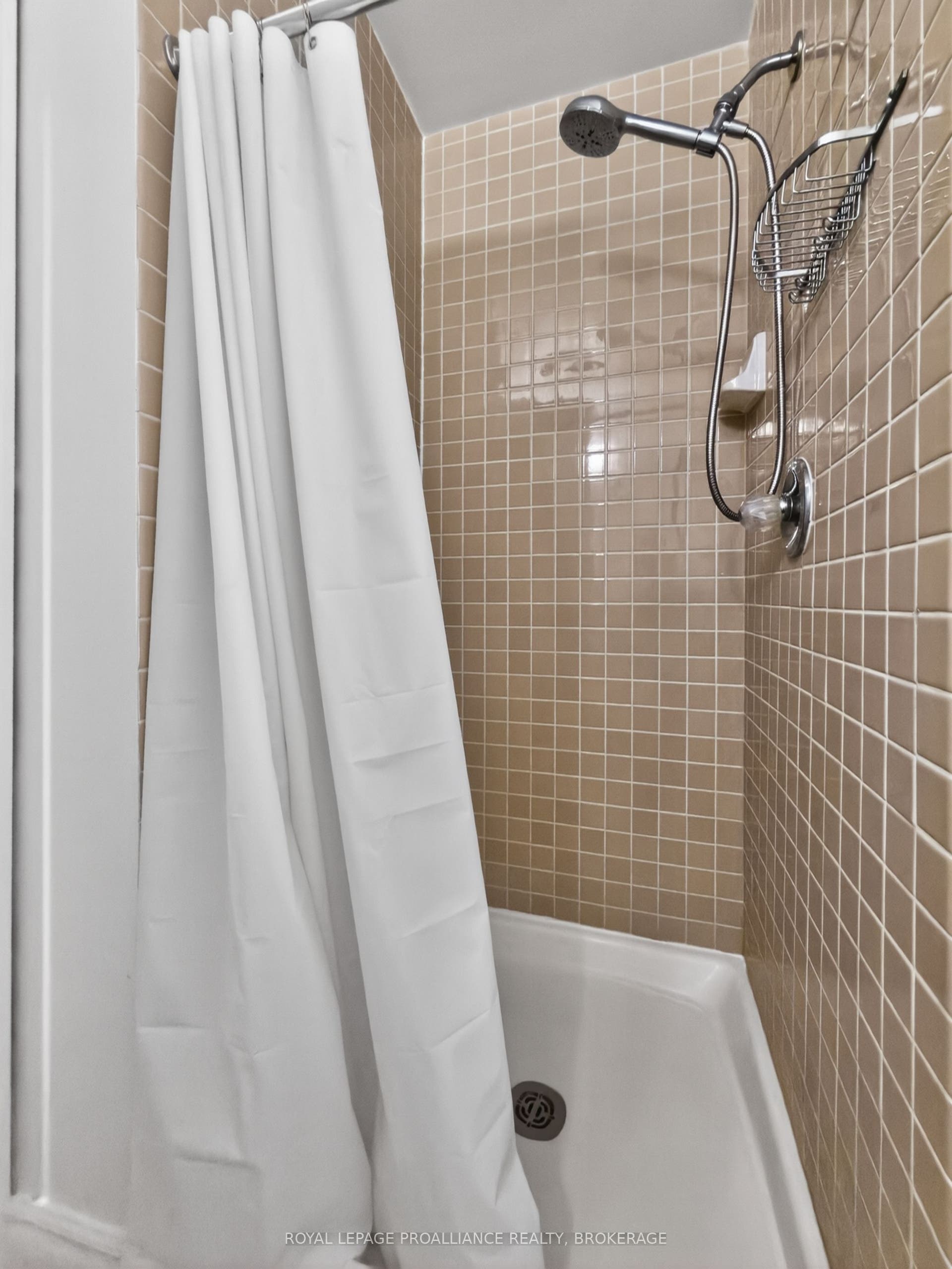 20 Gore Street, #402, Kingston, Frontenac ON K7L 2L1