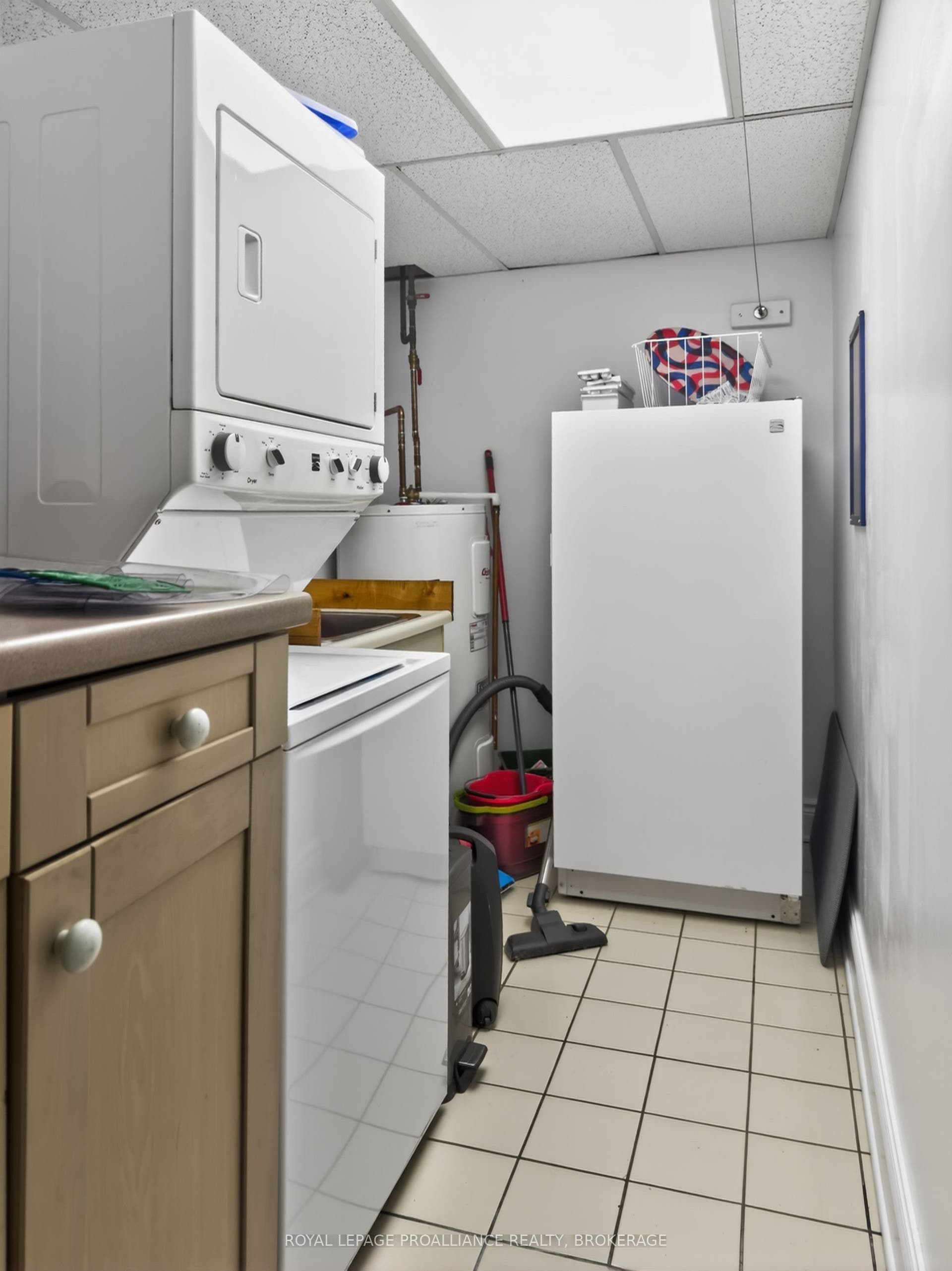 20 Gore Street, #402, Kingston, Frontenac ON K7L 2L1