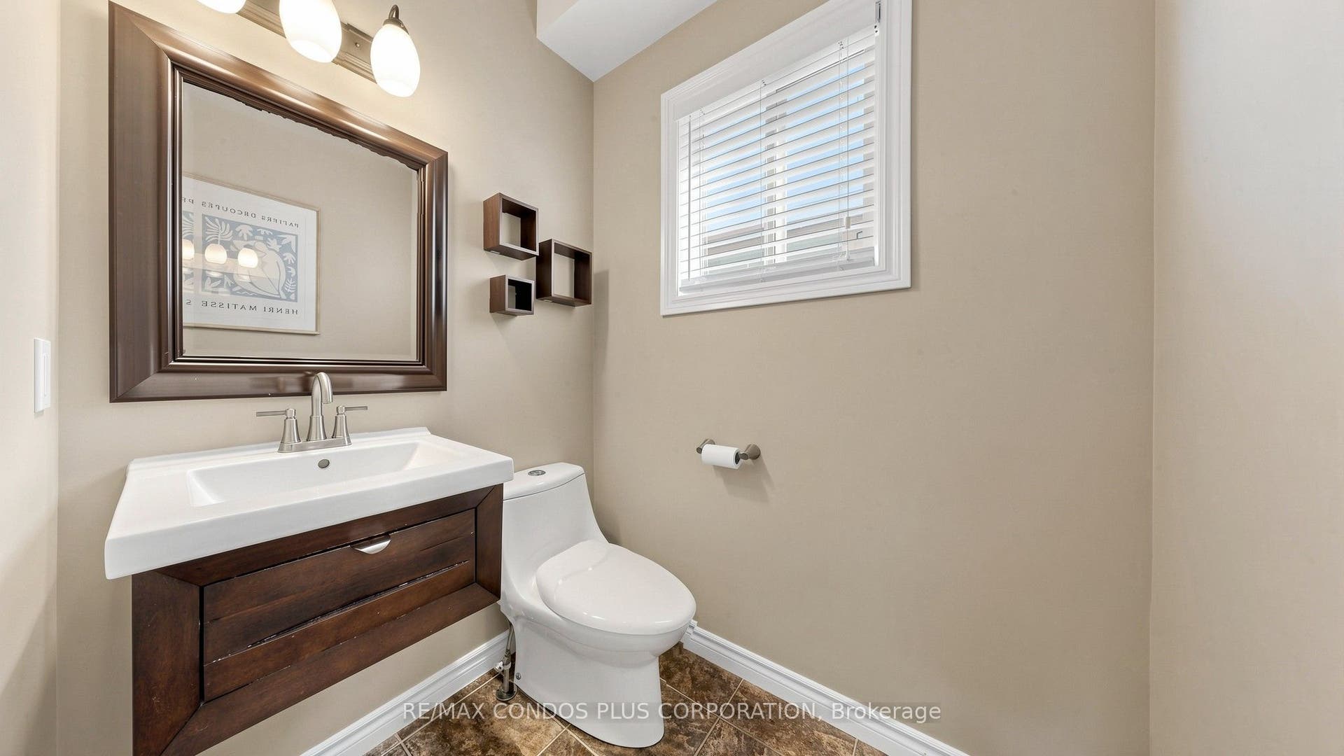859 Brandenburg Boulevard, Waterloo, Waterloo, Waterloo ON N2T 2X6 Powder Room