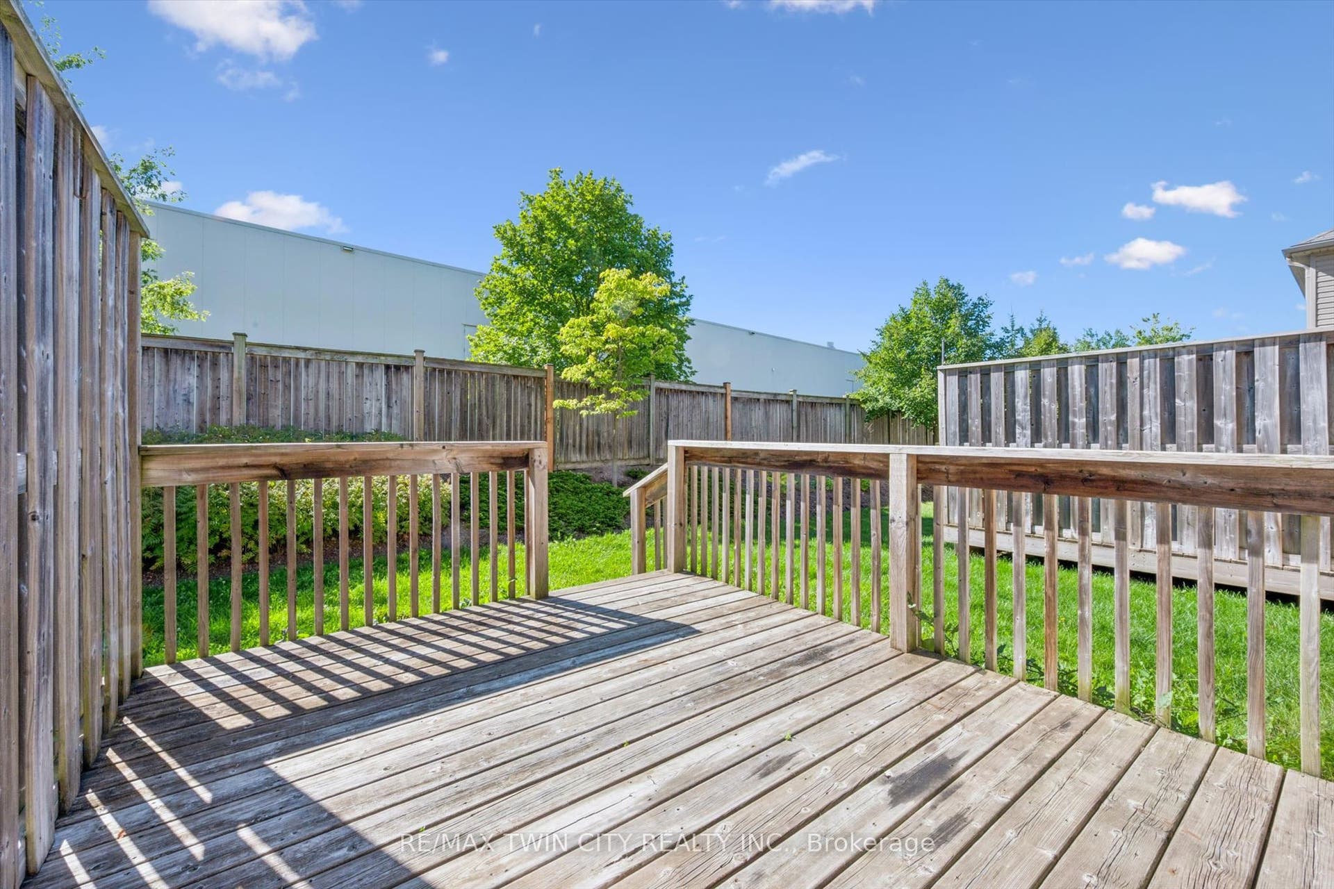 555 Chablis Drive, #24, Waterloo, Waterloo ON N2T 2Y1 555 Chablis Drive, #24, Waterloo, Waterloo ON N2T 2Y1
