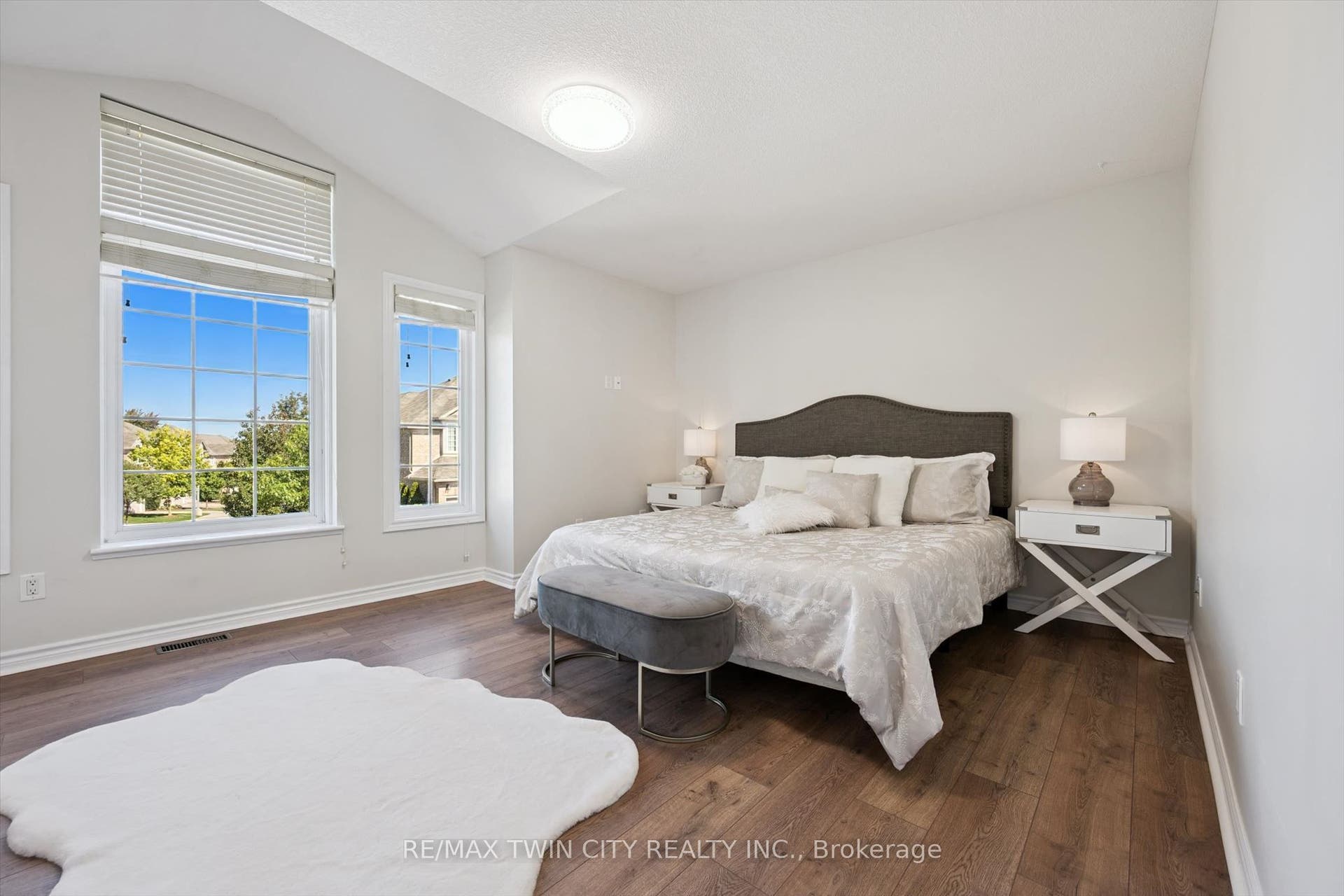 555 Chablis Drive, #24, Waterloo, Waterloo ON N2T 2Y1 555 Chablis Drive, #24, Waterloo, Waterloo ON N2T 2Y1