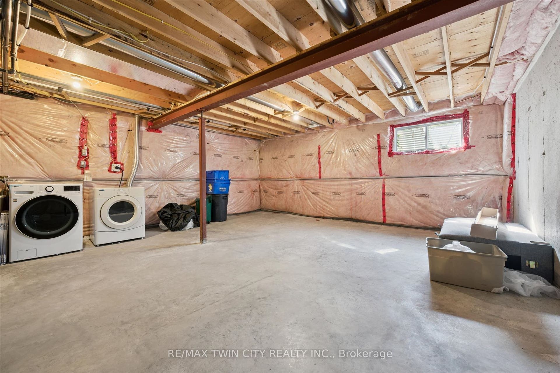 555 Chablis Drive, #24, Waterloo, Waterloo ON N2T 2Y1 555 Chablis Drive, #24, Waterloo, Waterloo ON N2T 2Y1