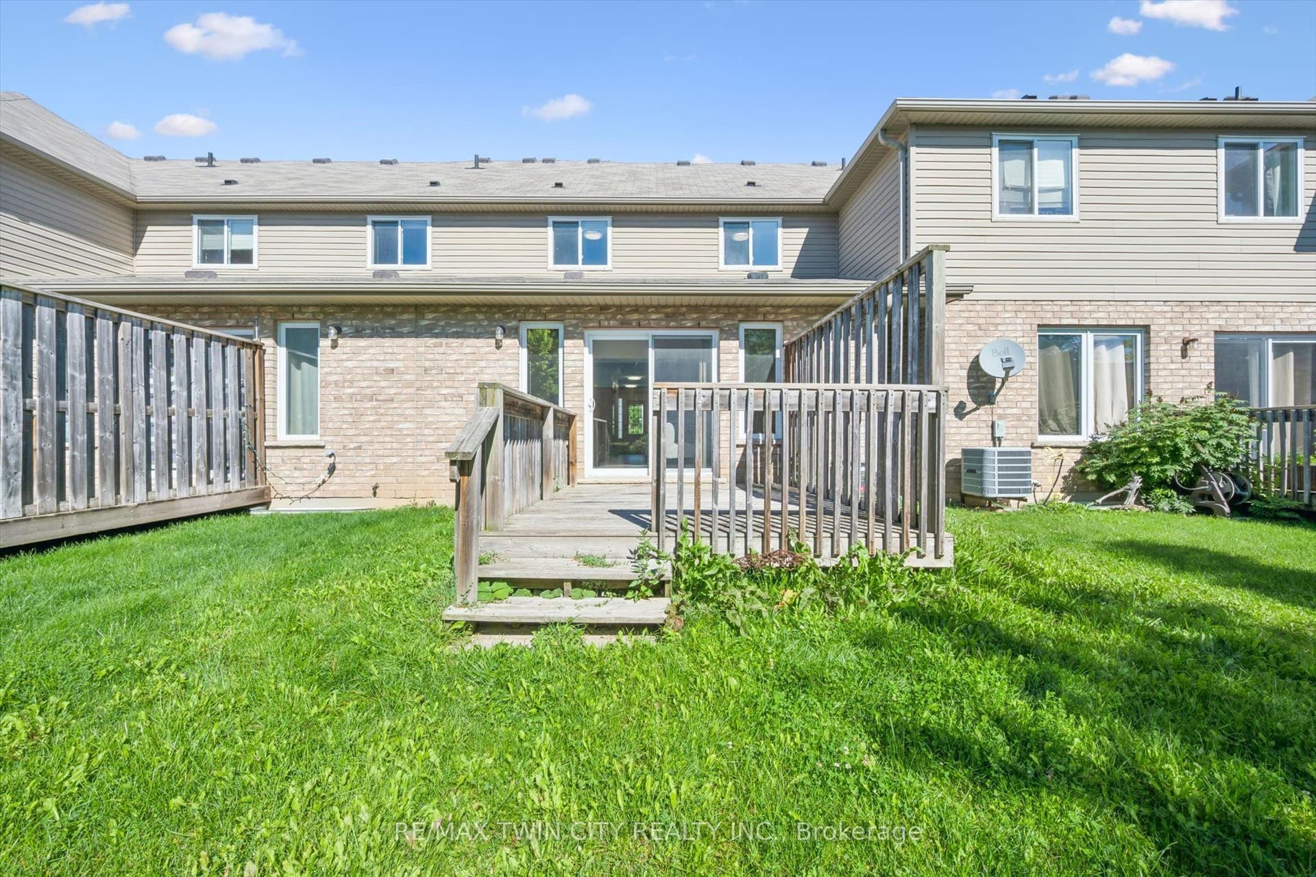 555 Chablis Drive, #24, Waterloo, Waterloo ON N2T 2Y1 555 Chablis Drive, #24, Waterloo, Waterloo ON N2T 2Y1