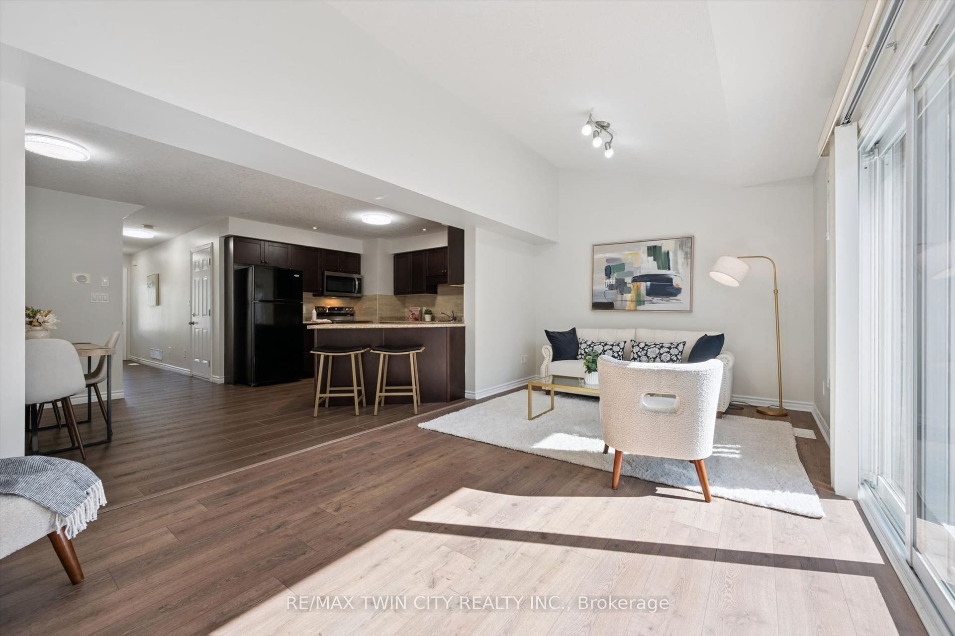 555 Chablis Drive, #24, Waterloo, Waterloo ON N2T 2Y1 555 Chablis Drive, #24, Waterloo, Waterloo ON N2T 2Y1