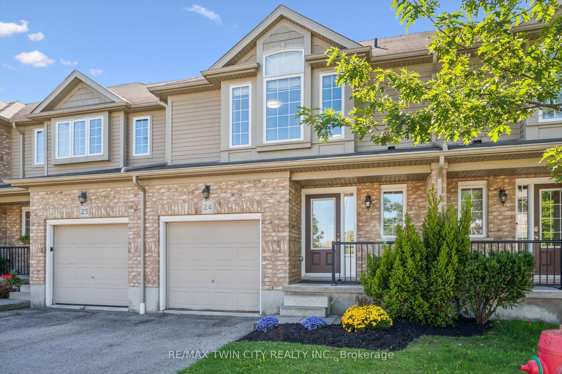555 Chablis Drive, #24, Waterloo, Waterloo ON N2T 2Y1 555 Chablis Drive, #24, Waterloo, Waterloo ON N2T 2Y1