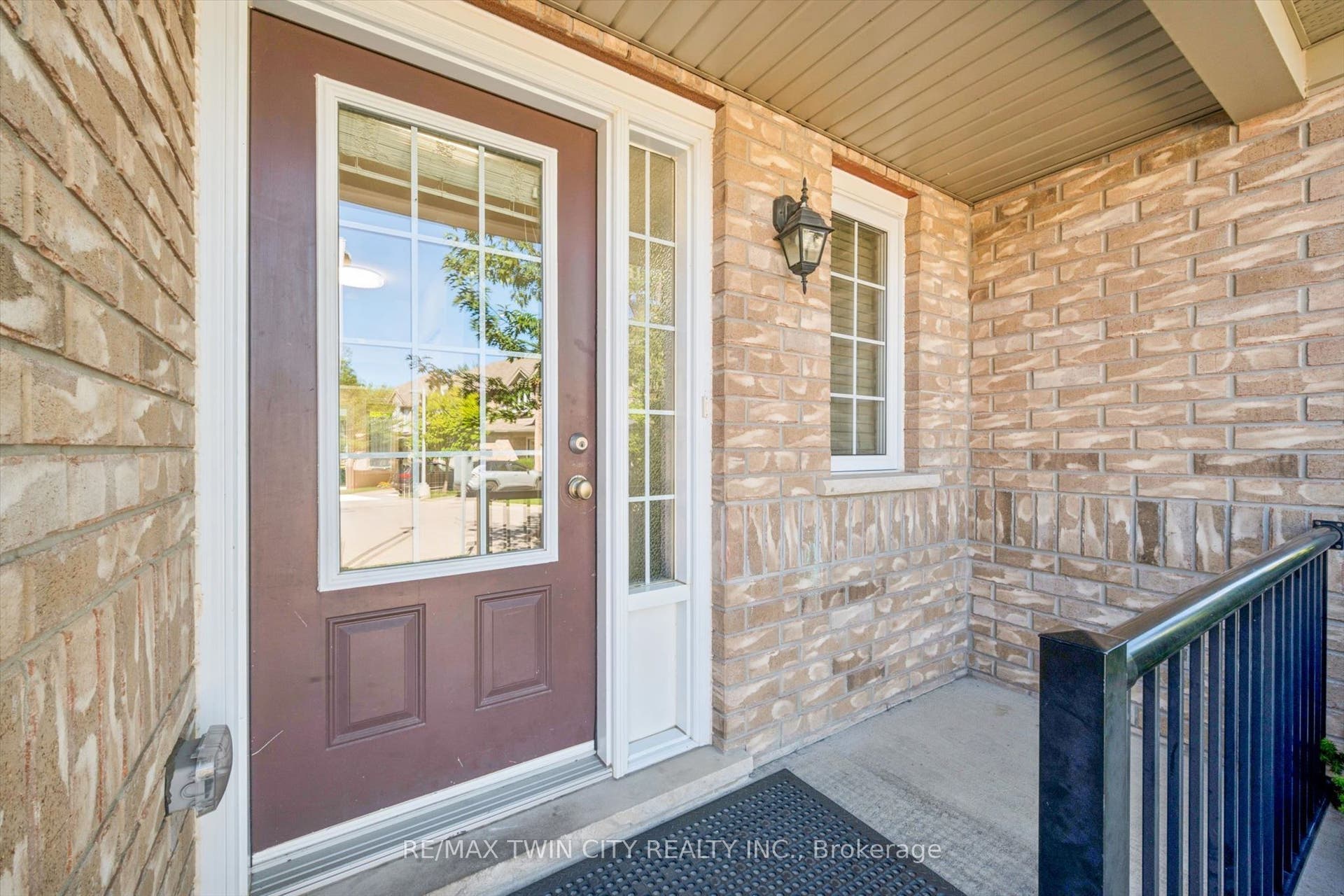 555 Chablis Drive, #24, Waterloo, Waterloo ON N2T 2Y1 555 Chablis Drive, #24, Waterloo, Waterloo ON N2T 2Y1