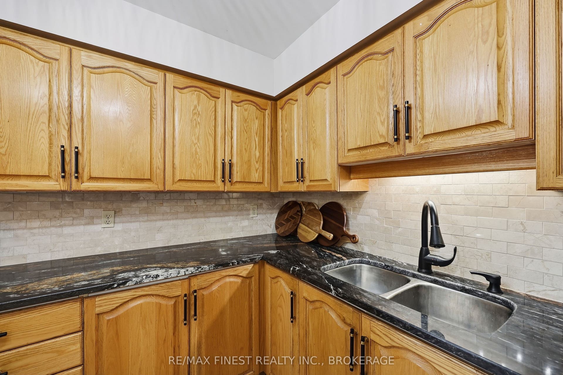 675 Davis Drive, #504, Kingston, Frontenac ON K7M 8L5 675 Davis Drive, #504, Kingston, Frontenac ON K7M 8L5