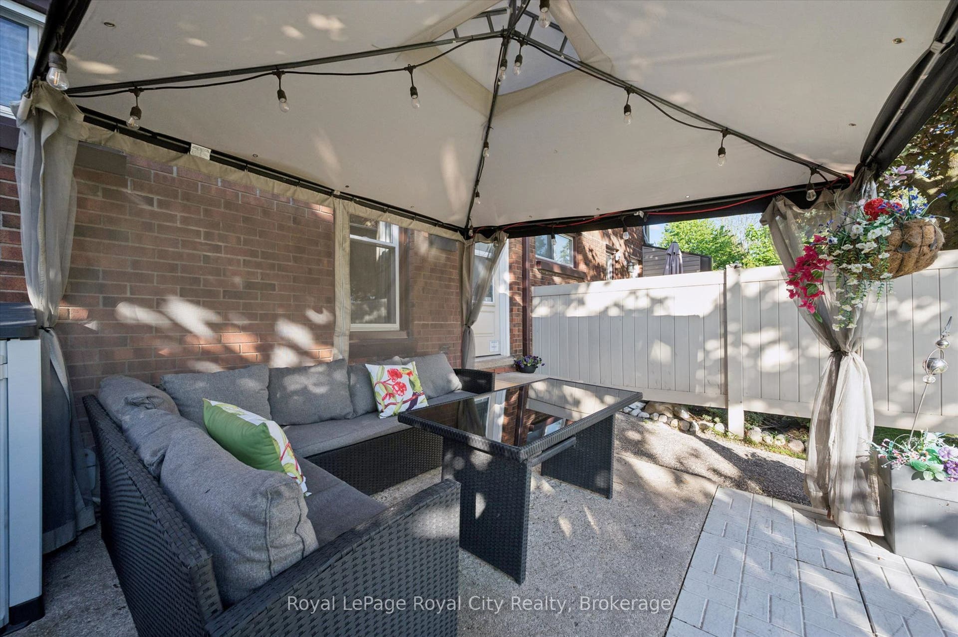 80 Burns Drive, #18, Guelph, Wellington ON N1H 6V9 80 Burns Drive, #18, Guelph, Wellington ON N1H 6V9