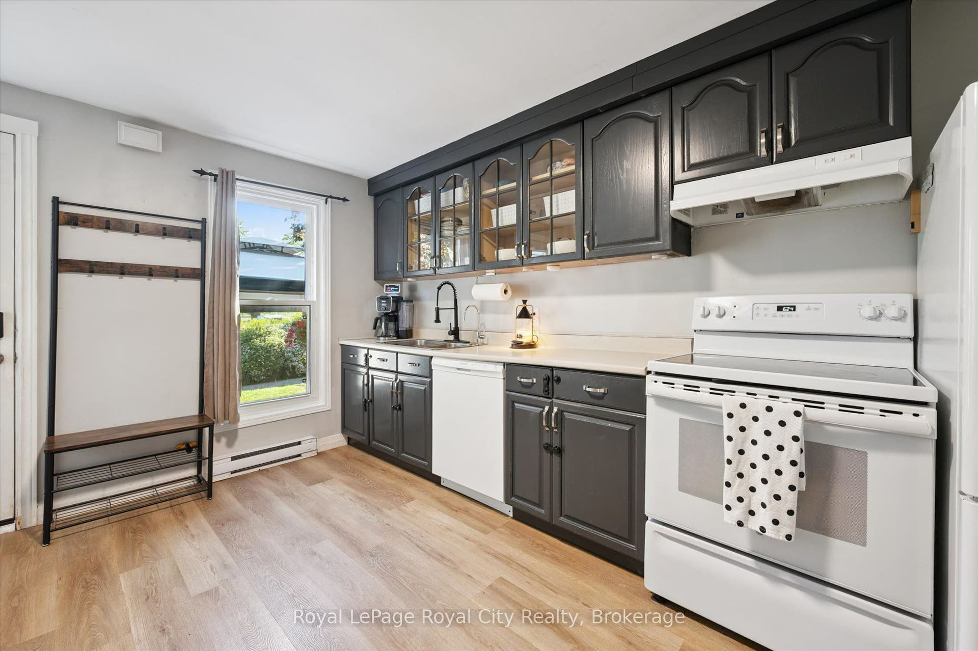 80 Burns Drive, #18, Guelph, Wellington ON N1H 6V9 80 Burns Drive, #18, Guelph, Wellington ON N1H 6V9