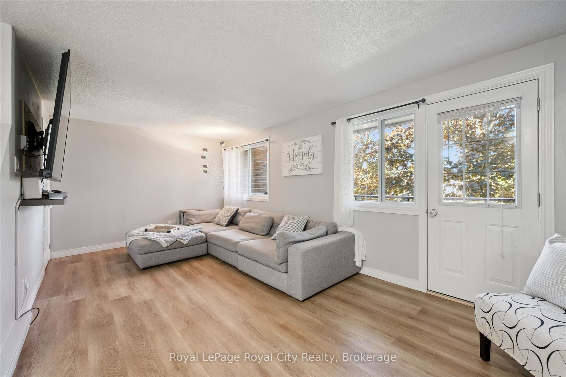 80 Burns Drive, #18, Guelph, Wellington ON N1H 6V9 80 Burns Drive, #18, Guelph, Wellington ON N1H 6V9