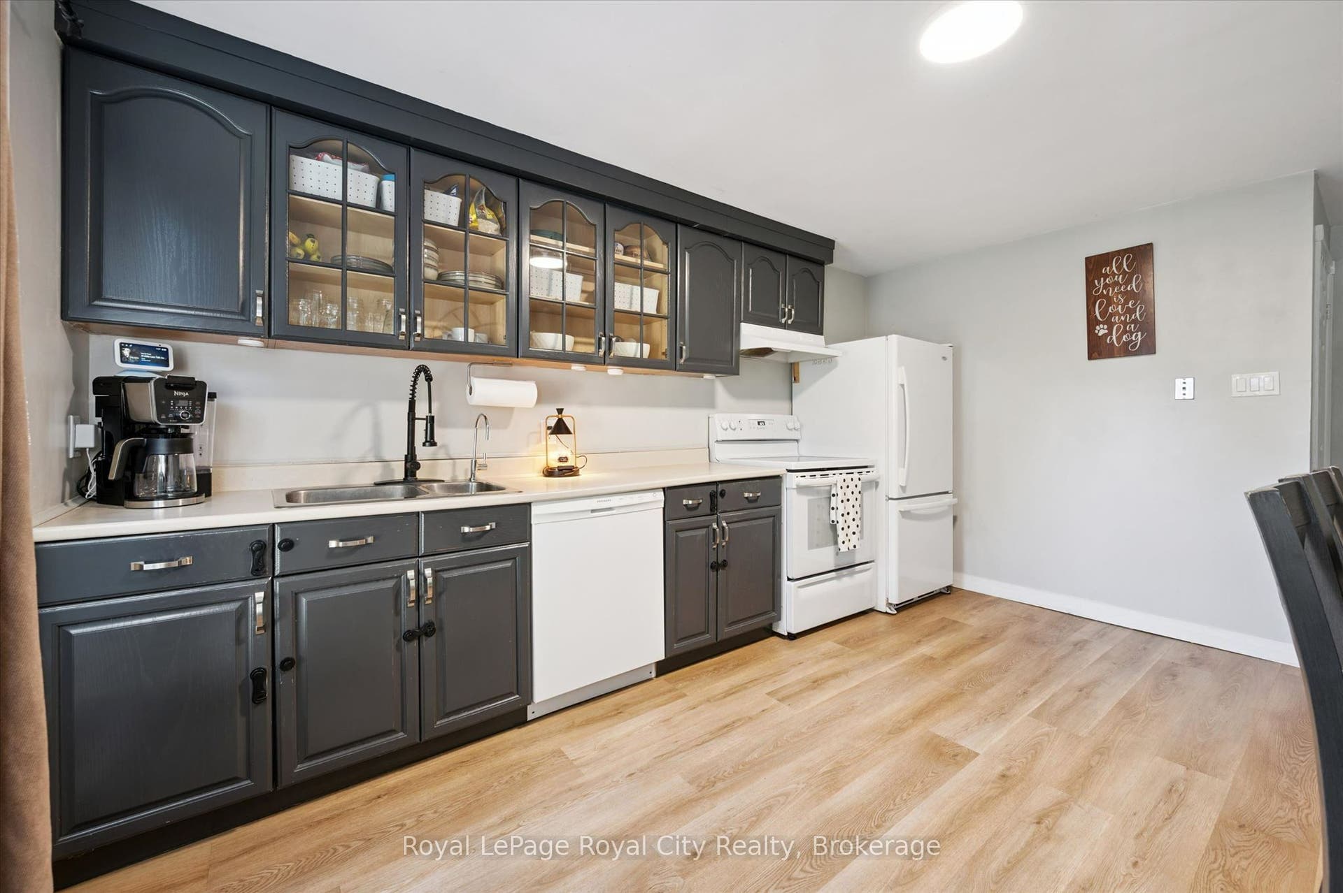 80 Burns Drive, #18, Guelph, Wellington ON N1H 6V9 80 Burns Drive, #18, Guelph, Wellington ON N1H 6V9