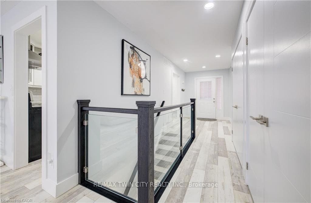 10 ISHERWOOD Avenue, #18, Cambridge, Waterloo ON N1R 8L5 10 ISHERWOOD Avenue, #18, Cambridge, Waterloo ON N1R 8L5