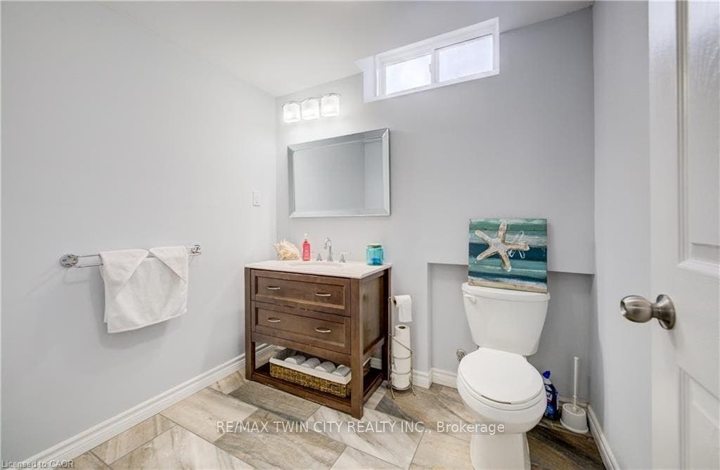 10 ISHERWOOD Avenue, #18, Cambridge, Waterloo ON N1R 8L5 10 ISHERWOOD Avenue, #18, Cambridge, Waterloo ON N1R 8L5