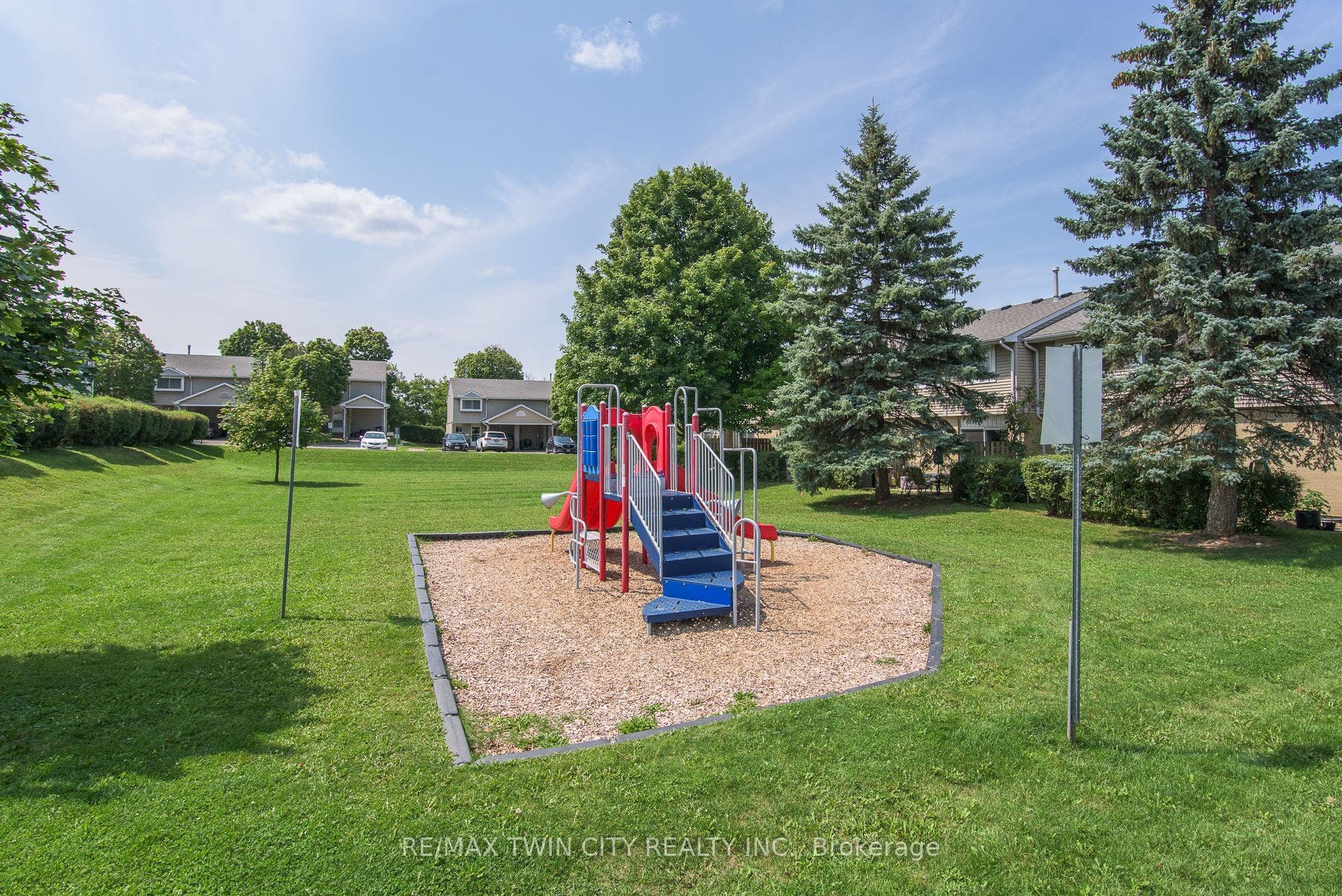 125 Sekura Crescent, #13, Cambridge, Waterloo ON N1R 8B4 125 Sekura Crescent, #13, Cambridge, Waterloo ON N1R 8B4