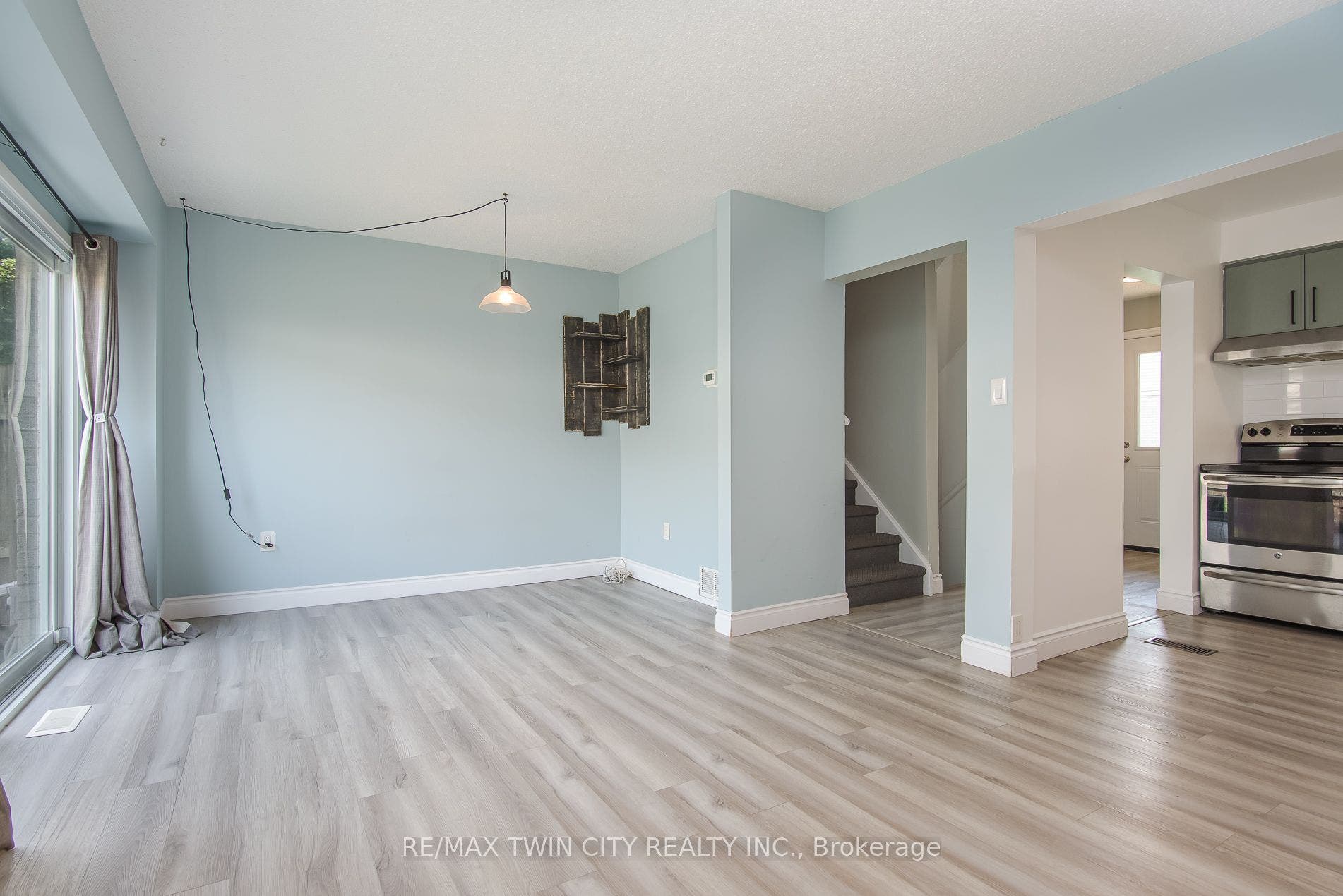 125 Sekura Crescent, #13, Cambridge, Waterloo ON N1R 8B4 125 Sekura Crescent, #13, Cambridge, Waterloo ON N1R 8B4