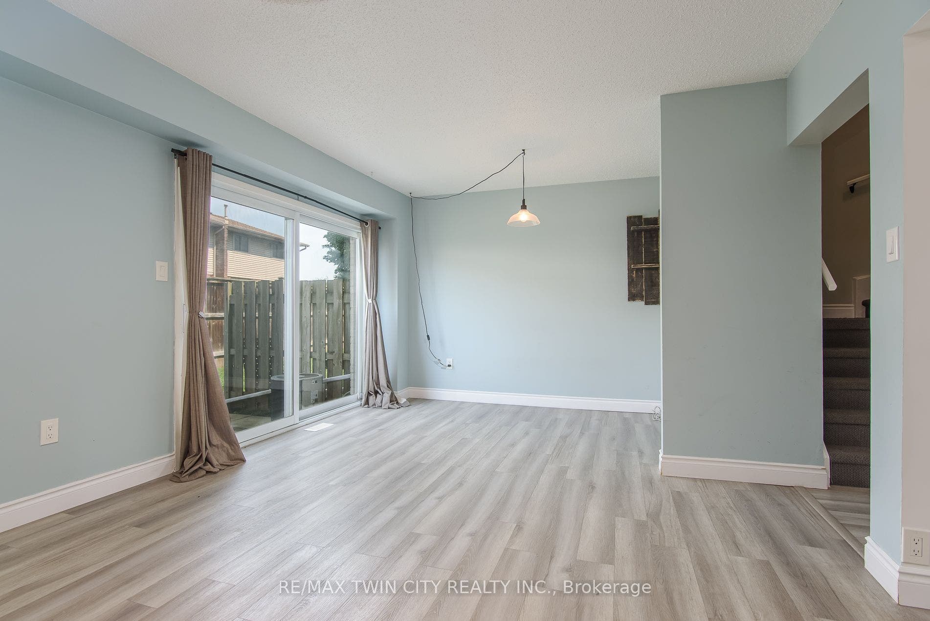 125 Sekura Crescent, #13, Cambridge, Waterloo ON N1R 8B4 125 Sekura Crescent, #13, Cambridge, Waterloo ON N1R 8B4