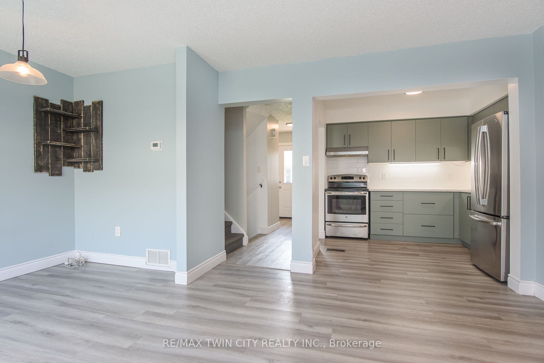 125 Sekura Crescent, #13, Cambridge, Waterloo ON N1R 8B4 125 Sekura Crescent, #13, Cambridge, Waterloo ON N1R 8B4