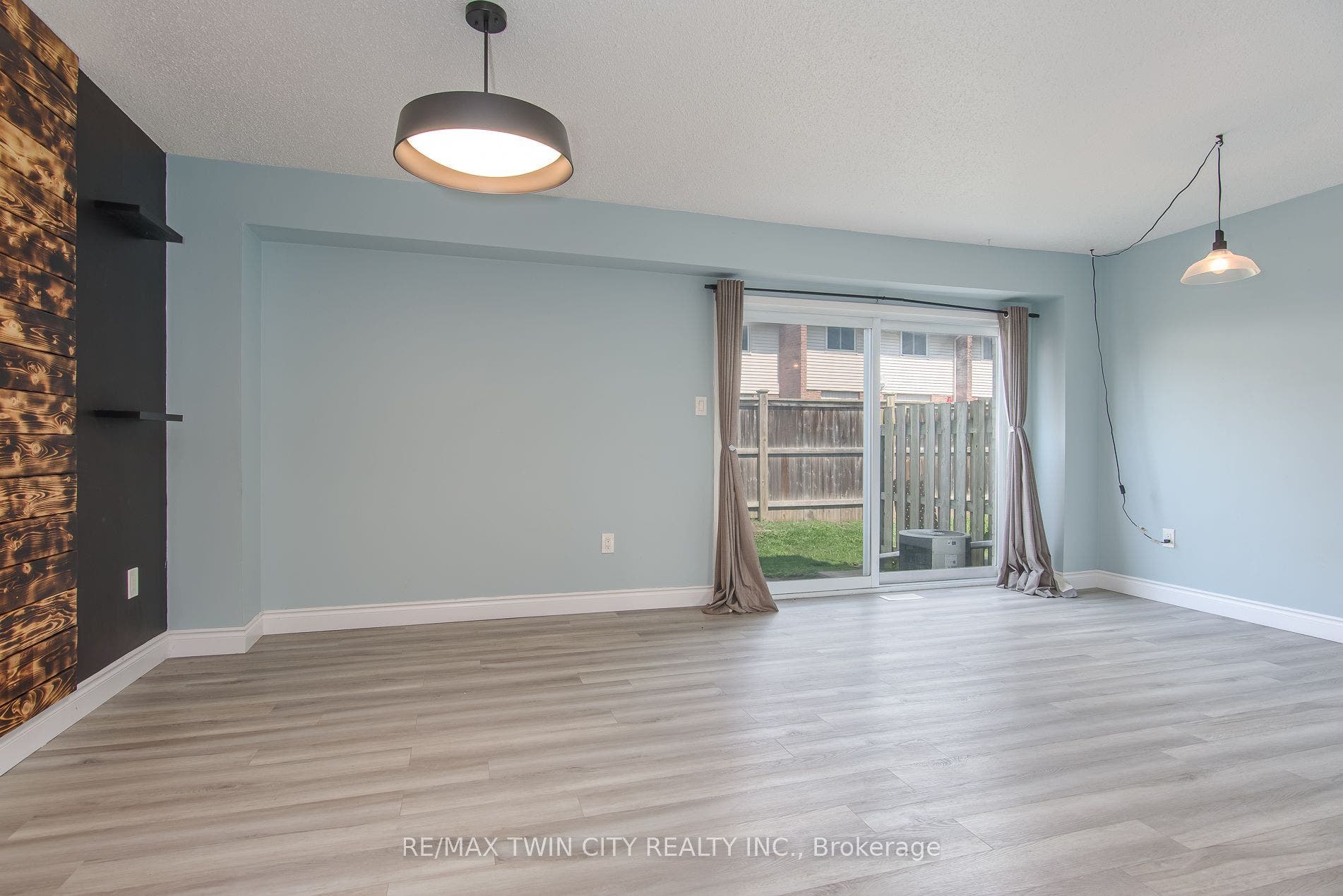 125 Sekura Crescent, #13, Cambridge, Waterloo ON N1R 8B4 125 Sekura Crescent, #13, Cambridge, Waterloo ON N1R 8B4