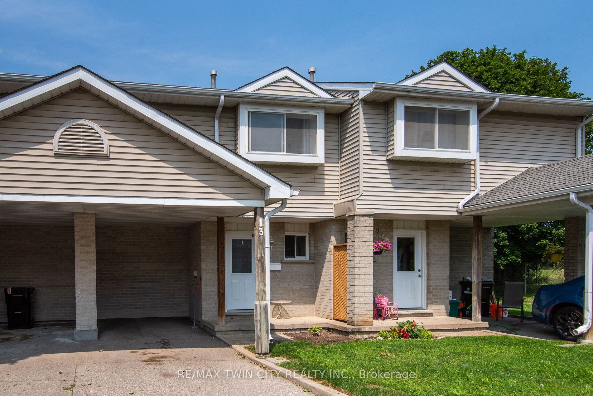 125 Sekura Crescent, #13, Cambridge, Waterloo ON N1R 8B4 125 Sekura Crescent, #13, Cambridge, Waterloo ON N1R 8B4