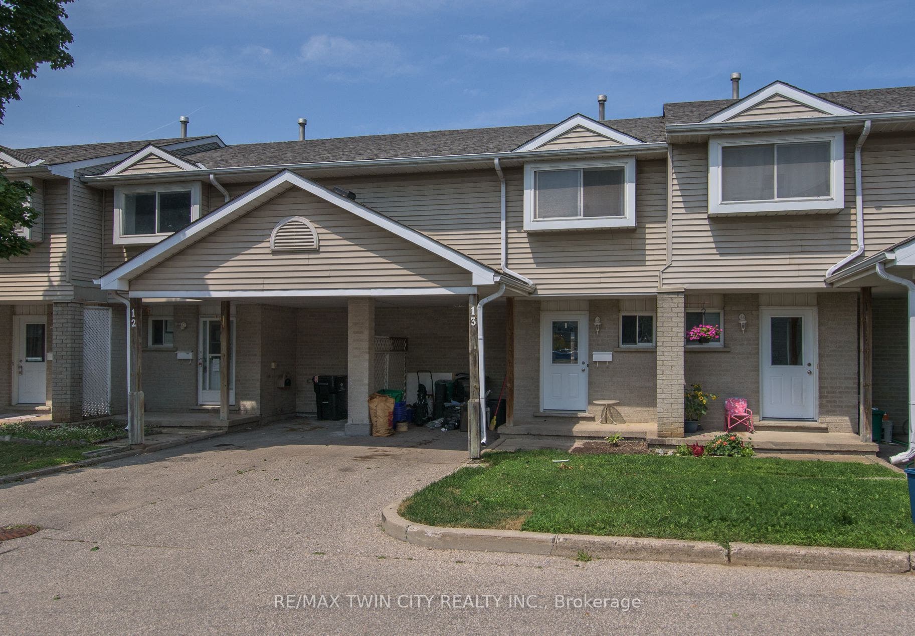 125 Sekura Crescent, #13, Cambridge, Waterloo ON N1R 8B4 125 Sekura Crescent, #13, Cambridge, Waterloo ON N1R 8B4
