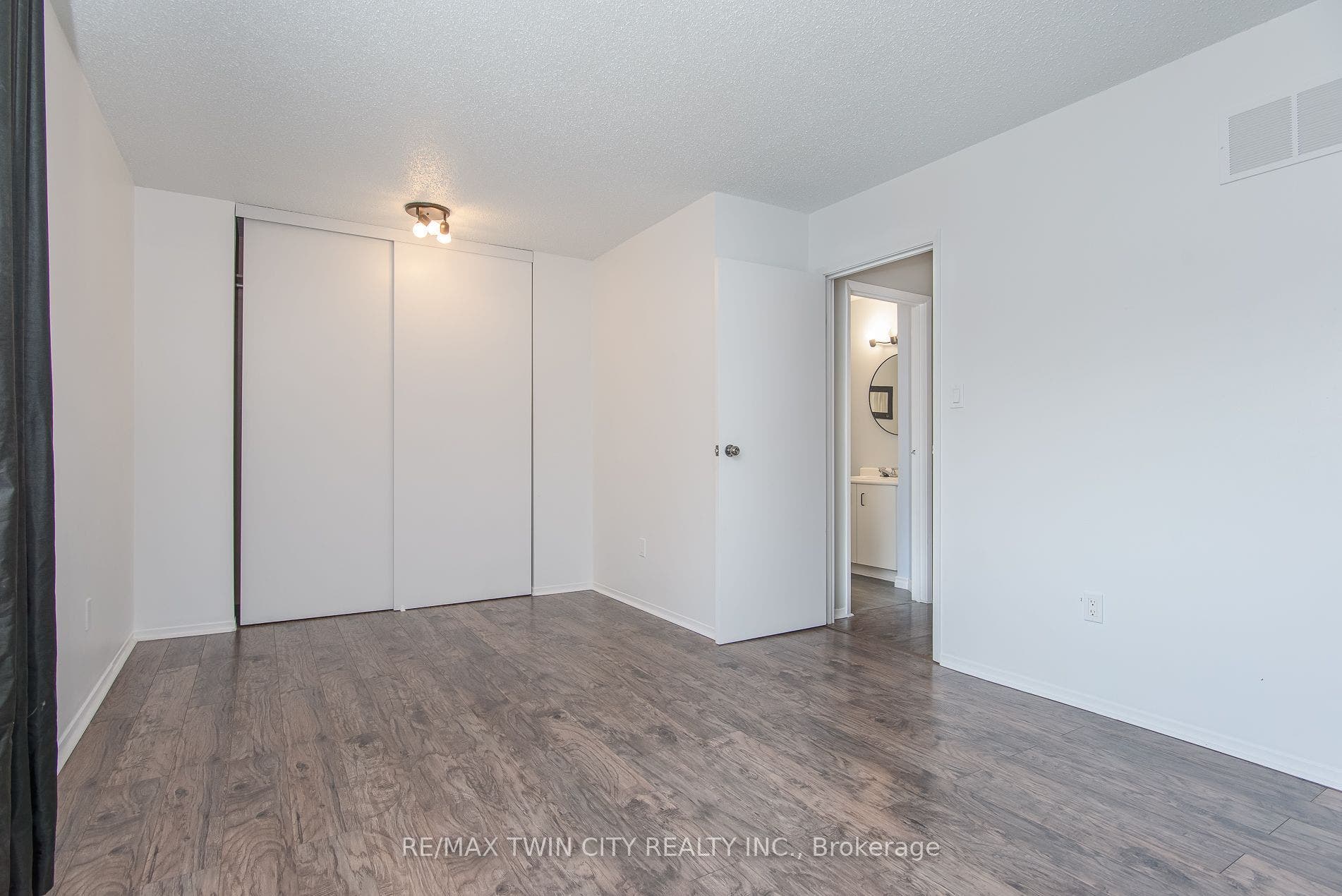 125 Sekura Crescent, #13, Cambridge, Waterloo ON N1R 8B4 125 Sekura Crescent, #13, Cambridge, Waterloo ON N1R 8B4
