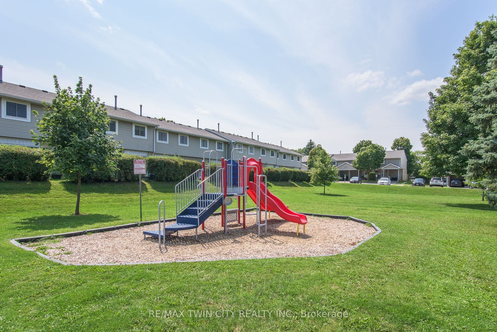 125 Sekura Crescent, #13, Cambridge, Waterloo ON N1R 8B4 125 Sekura Crescent, #13, Cambridge, Waterloo ON N1R 8B4