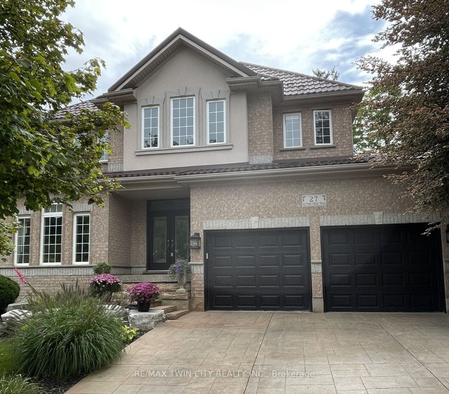 27 Autumn Ridge Trail, Kitchener, Waterloo ON N2P 2J6 27 Autumn Ridge Trail, Kitchener, Waterloo ON N2P 2J6