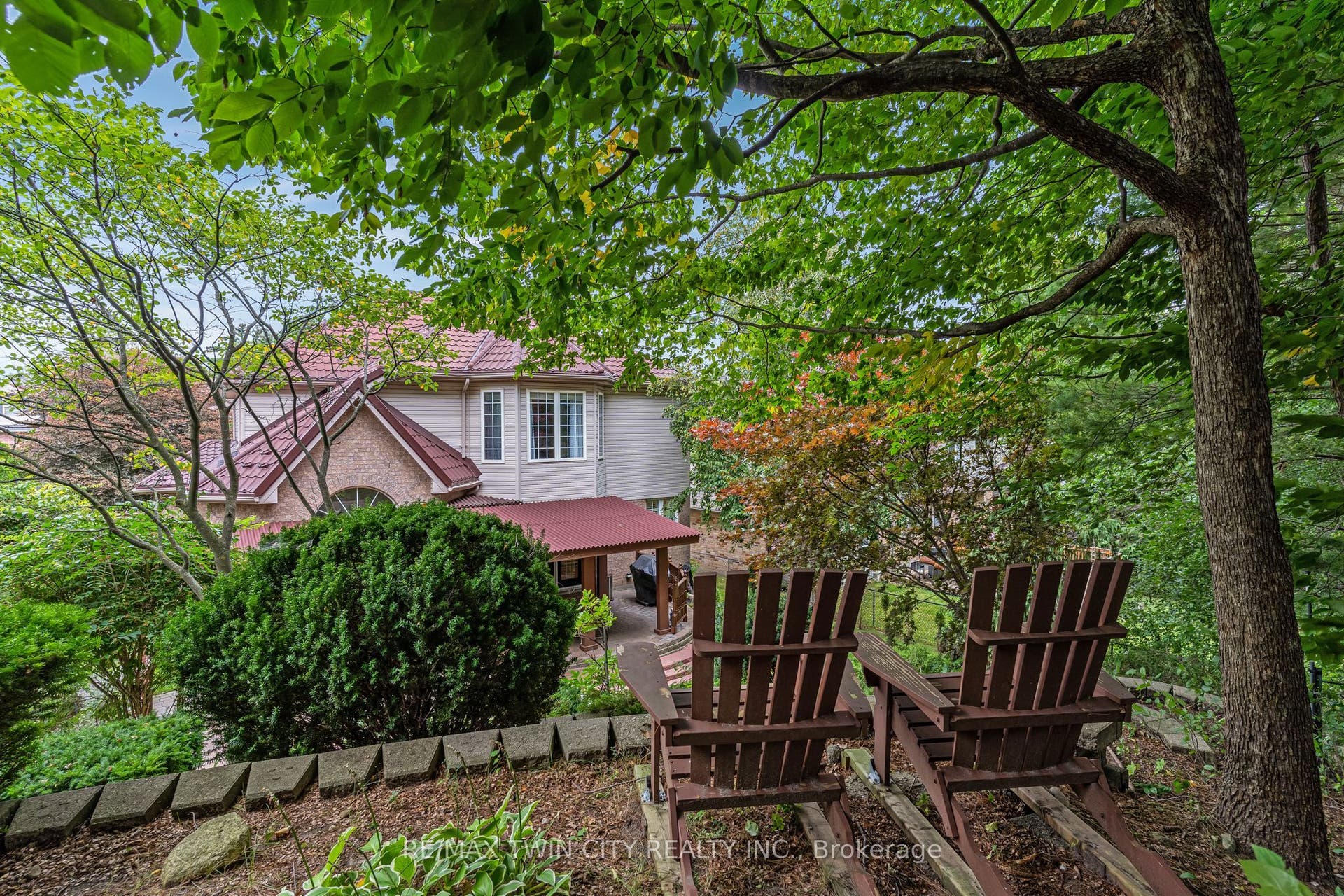 27 Autumn Ridge Trail, Kitchener, Waterloo ON N2P 2J6 27 Autumn Ridge Trail, Kitchener, Waterloo ON N2P 2J6