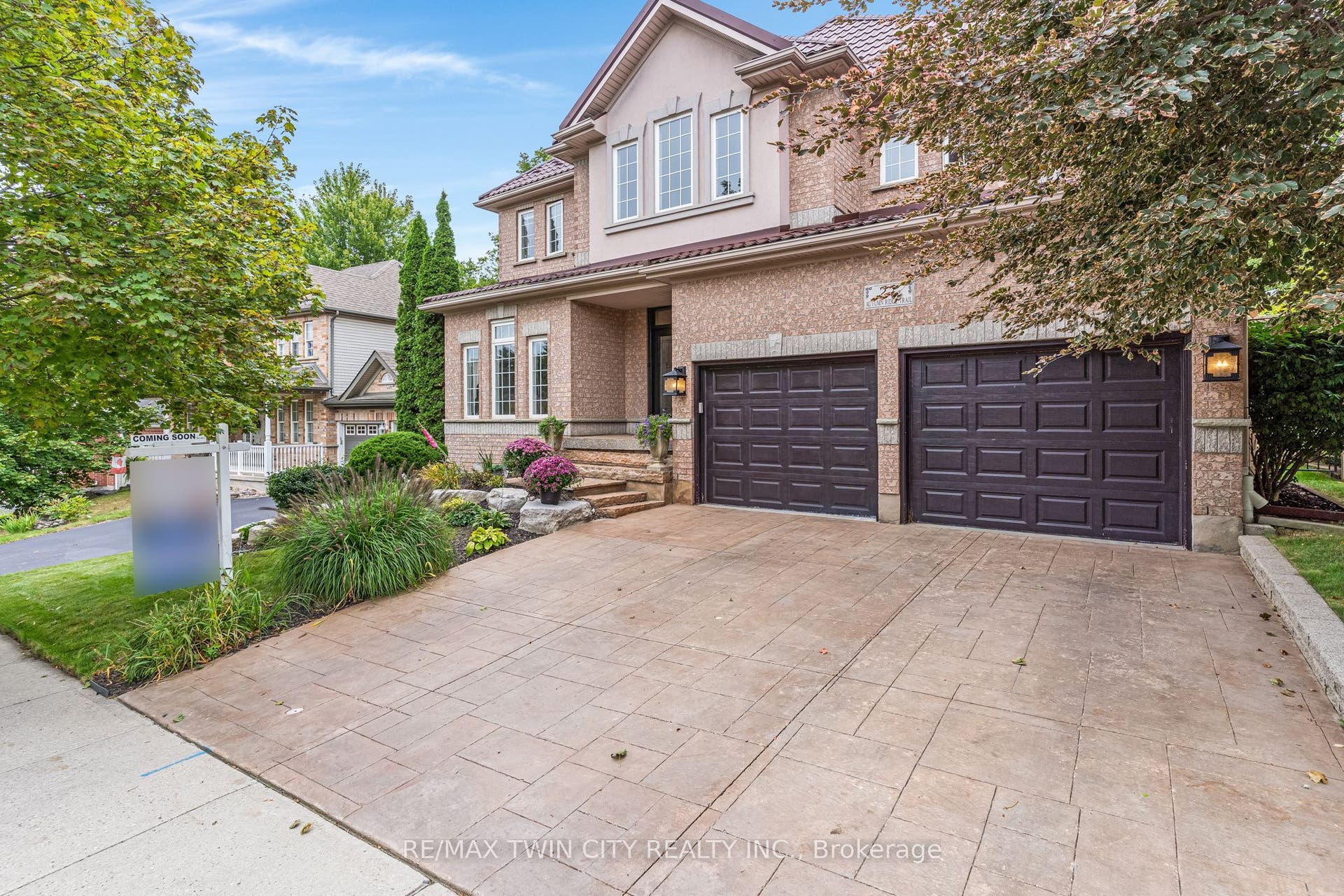 27 Autumn Ridge Trail, Kitchener, Waterloo ON N2P 2J6 27 Autumn Ridge Trail, Kitchener, Waterloo ON N2P 2J6