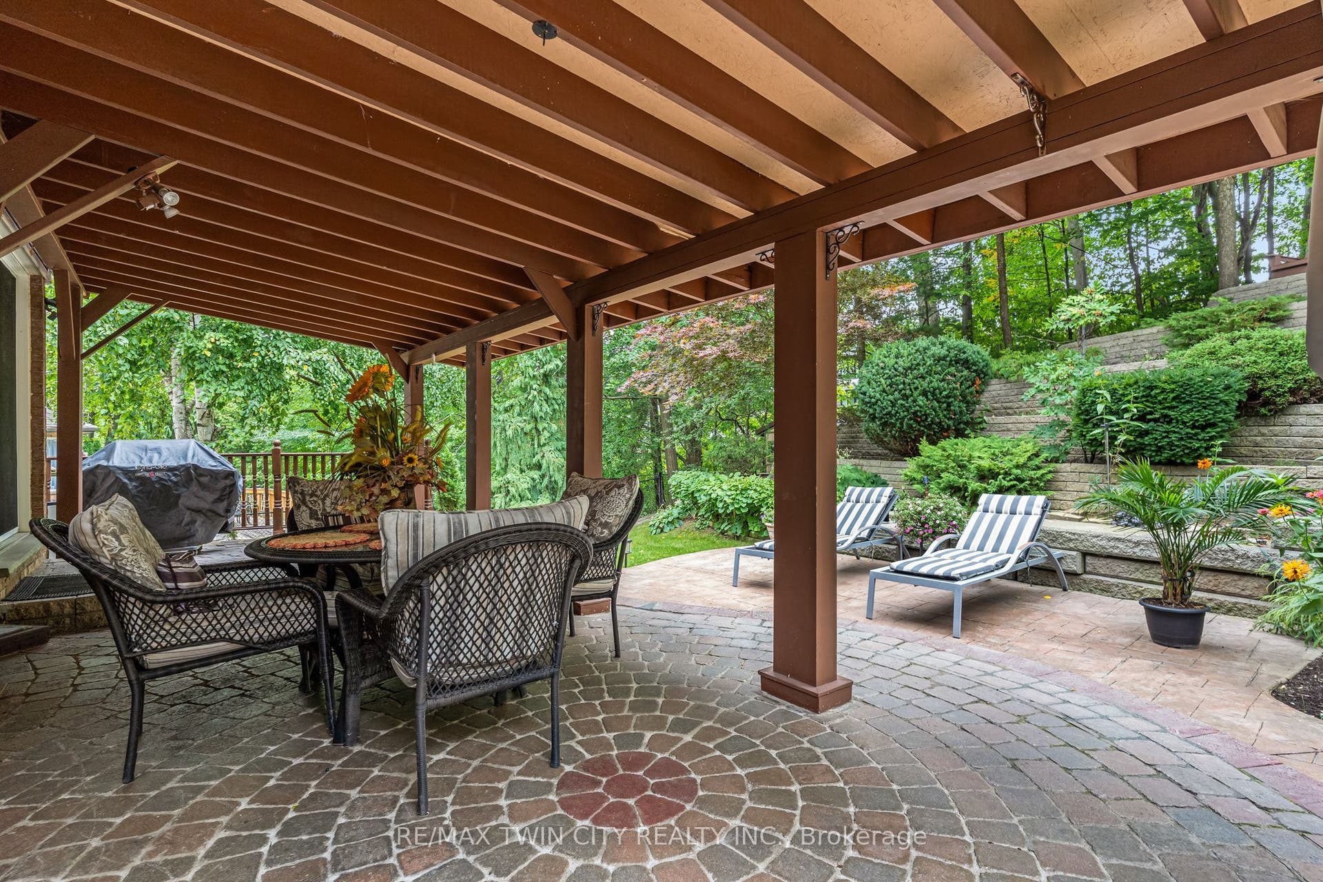 27 Autumn Ridge Trail, Kitchener, Waterloo ON N2P 2J6 27 Autumn Ridge Trail, Kitchener, Waterloo ON N2P 2J6