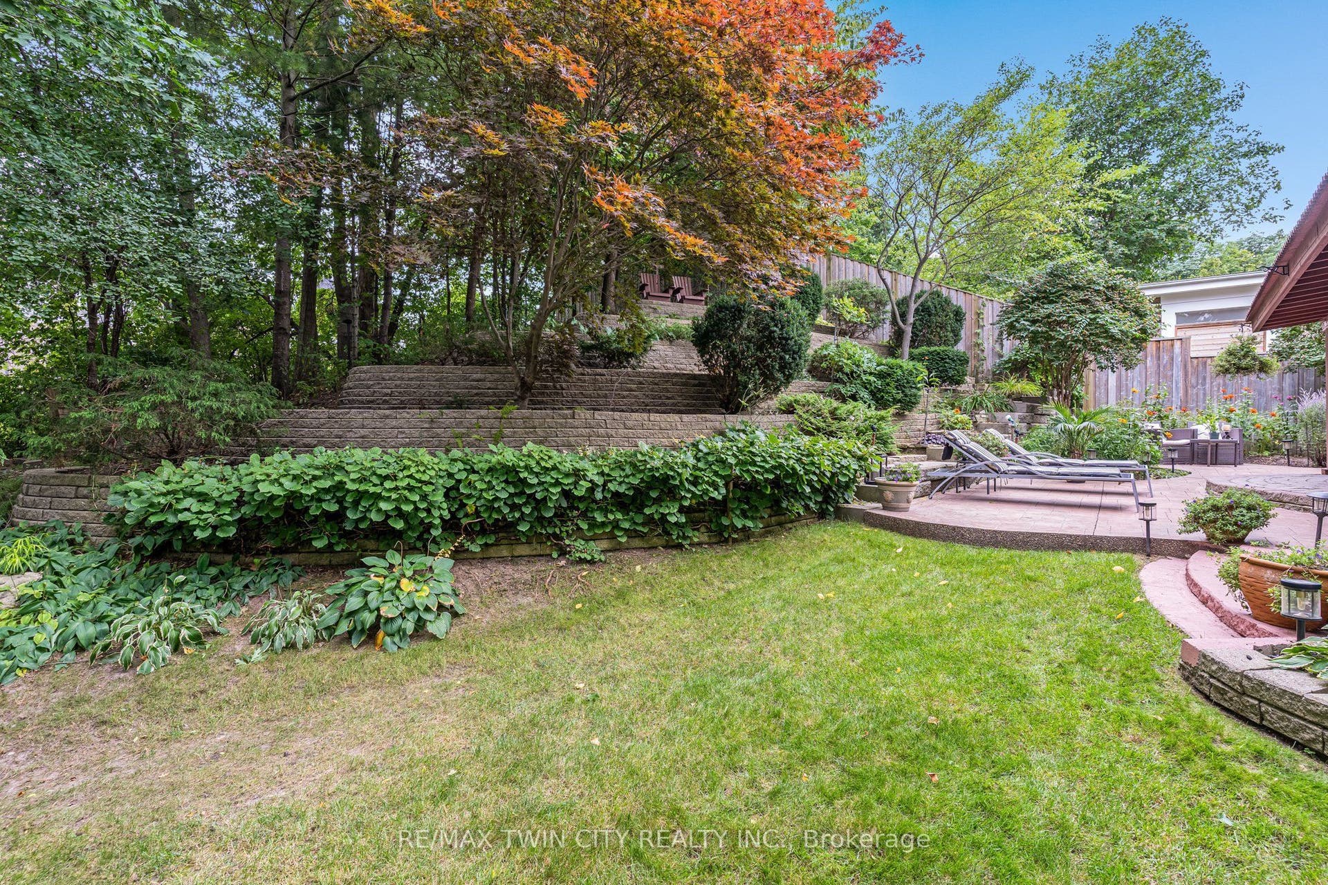 27 Autumn Ridge Trail, Kitchener, Waterloo ON N2P 2J6 27 Autumn Ridge Trail, Kitchener, Waterloo ON N2P 2J6