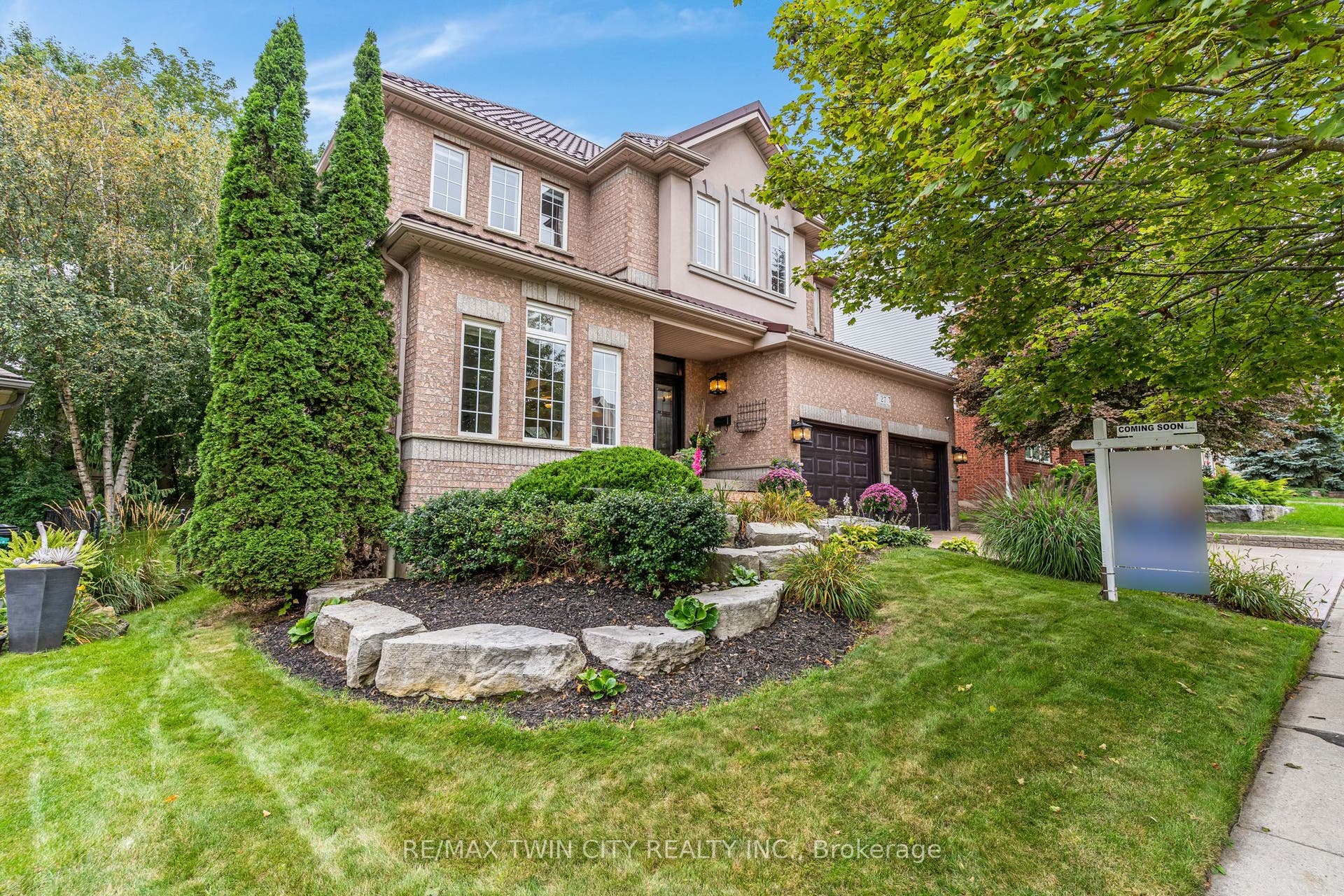 27 Autumn Ridge Trail, Kitchener, Waterloo ON N2P 2J6 27 Autumn Ridge Trail, Kitchener, Waterloo ON N2P 2J6