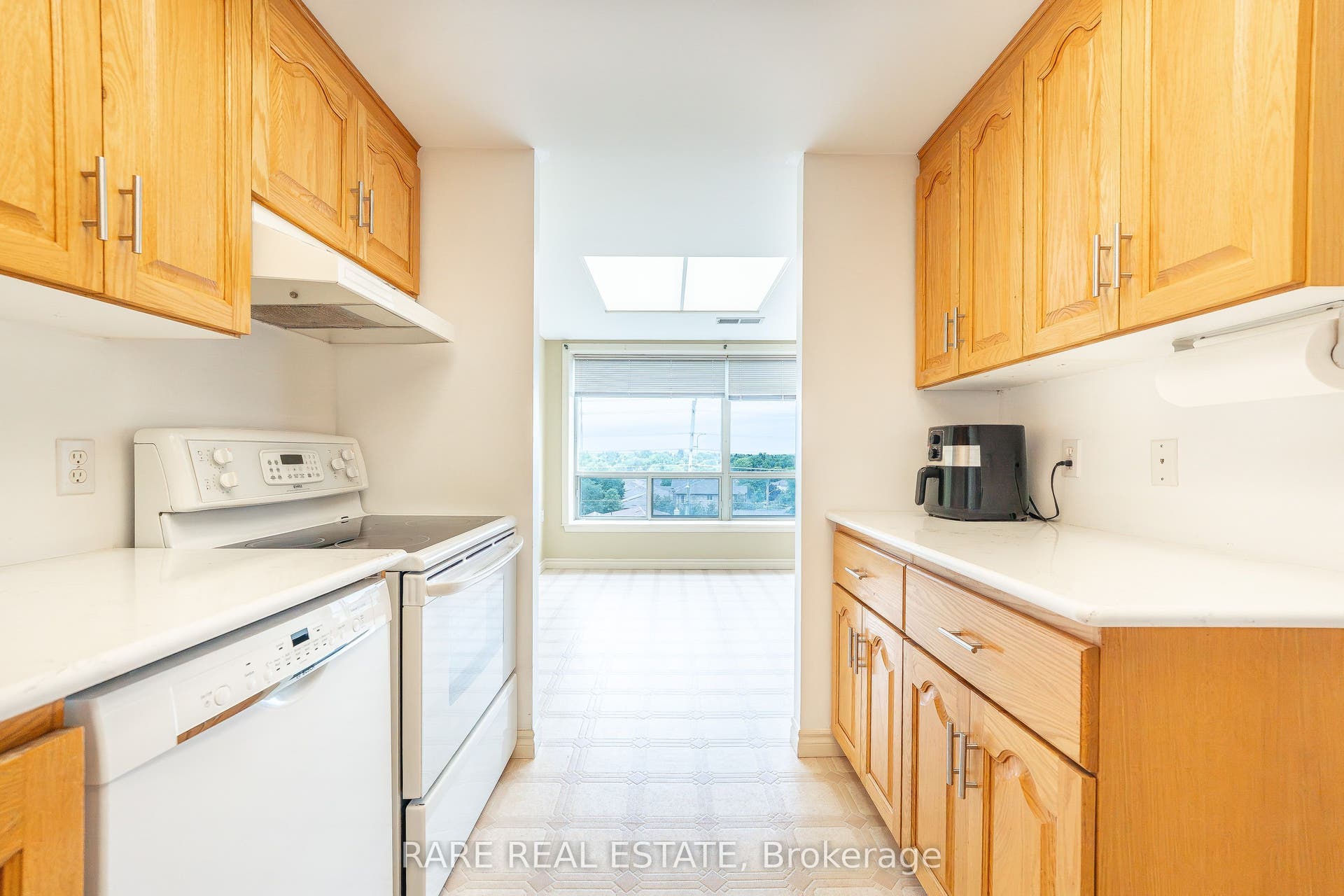 405 Erb Street W, #403, Waterloo, Waterloo ON N2L 1W7 405 Erb Street W, #403, Waterloo, Waterloo ON N2L 1W7