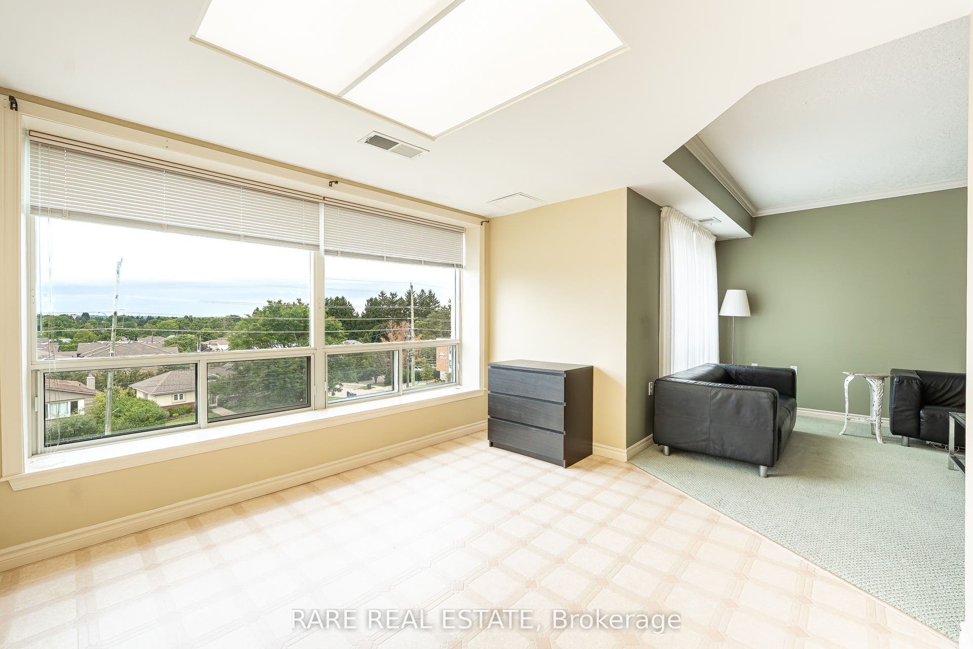 405 Erb Street W, #403, Waterloo, Waterloo ON N2L 1W7 405 Erb Street W, #403, Waterloo, Waterloo ON N2L 1W7