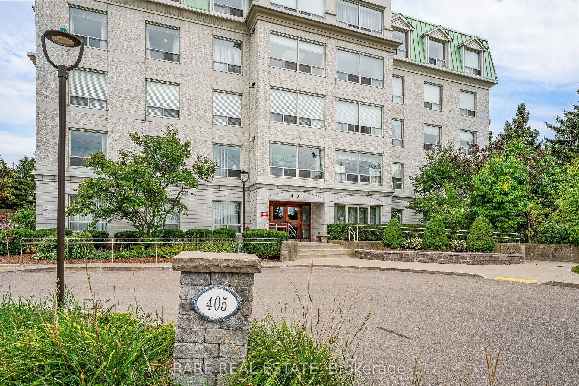 405 Erb Street W, #403, Waterloo, Waterloo ON N2L 1W7 405 Erb Street W, #403, Waterloo, Waterloo ON N2L 1W7