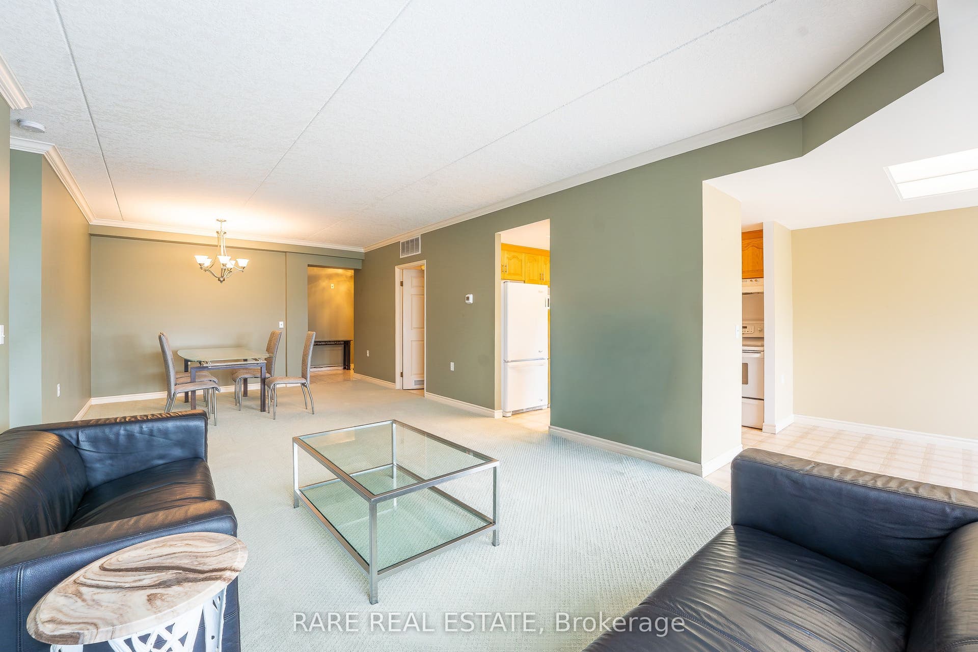 405 Erb Street W, #403, Waterloo, Waterloo ON N2L 1W7 405 Erb Street W, #403, Waterloo, Waterloo ON N2L 1W7