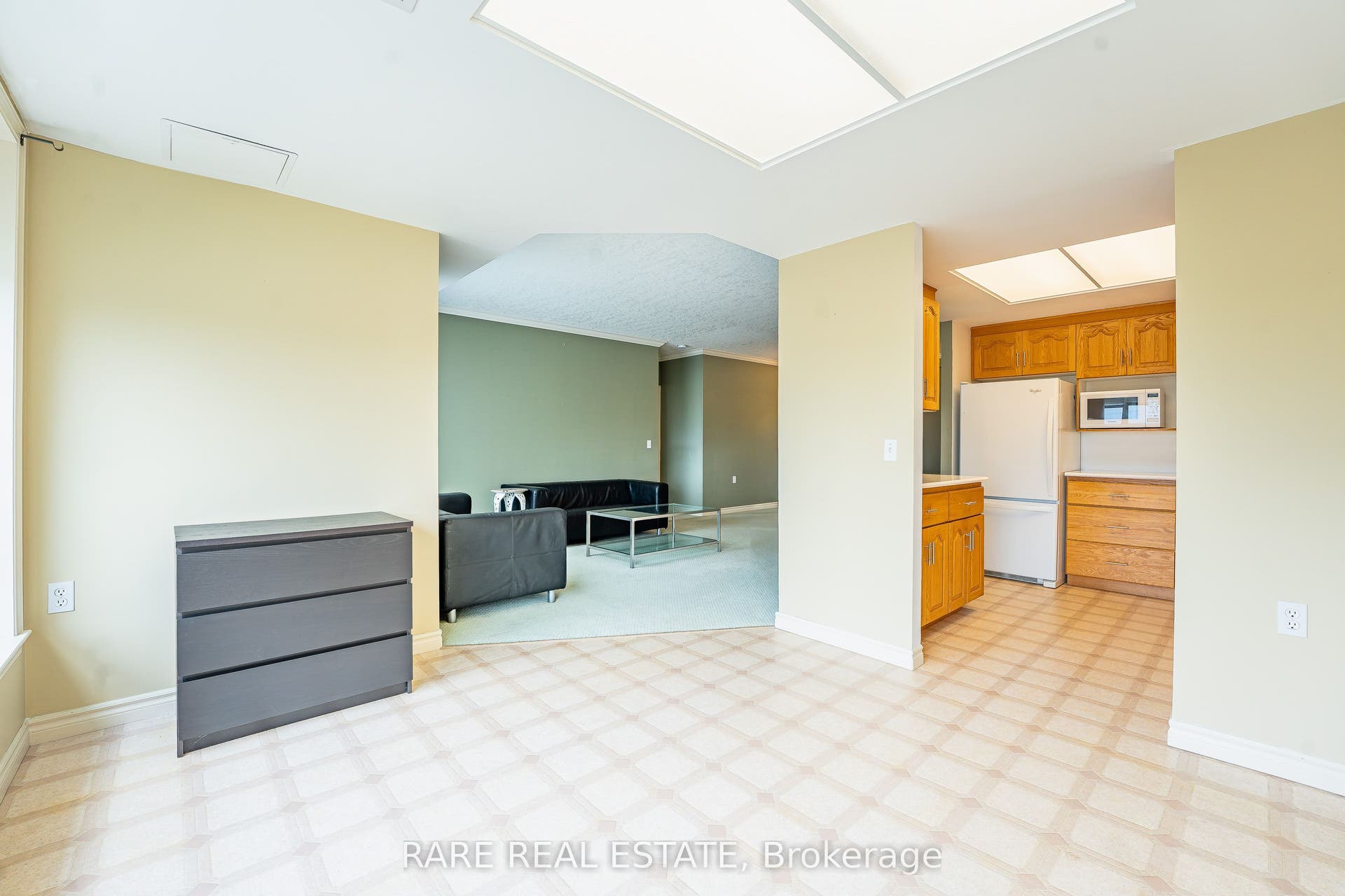 405 Erb Street W, #403, Waterloo, Waterloo ON N2L 1W7 405 Erb Street W, #403, Waterloo, Waterloo ON N2L 1W7