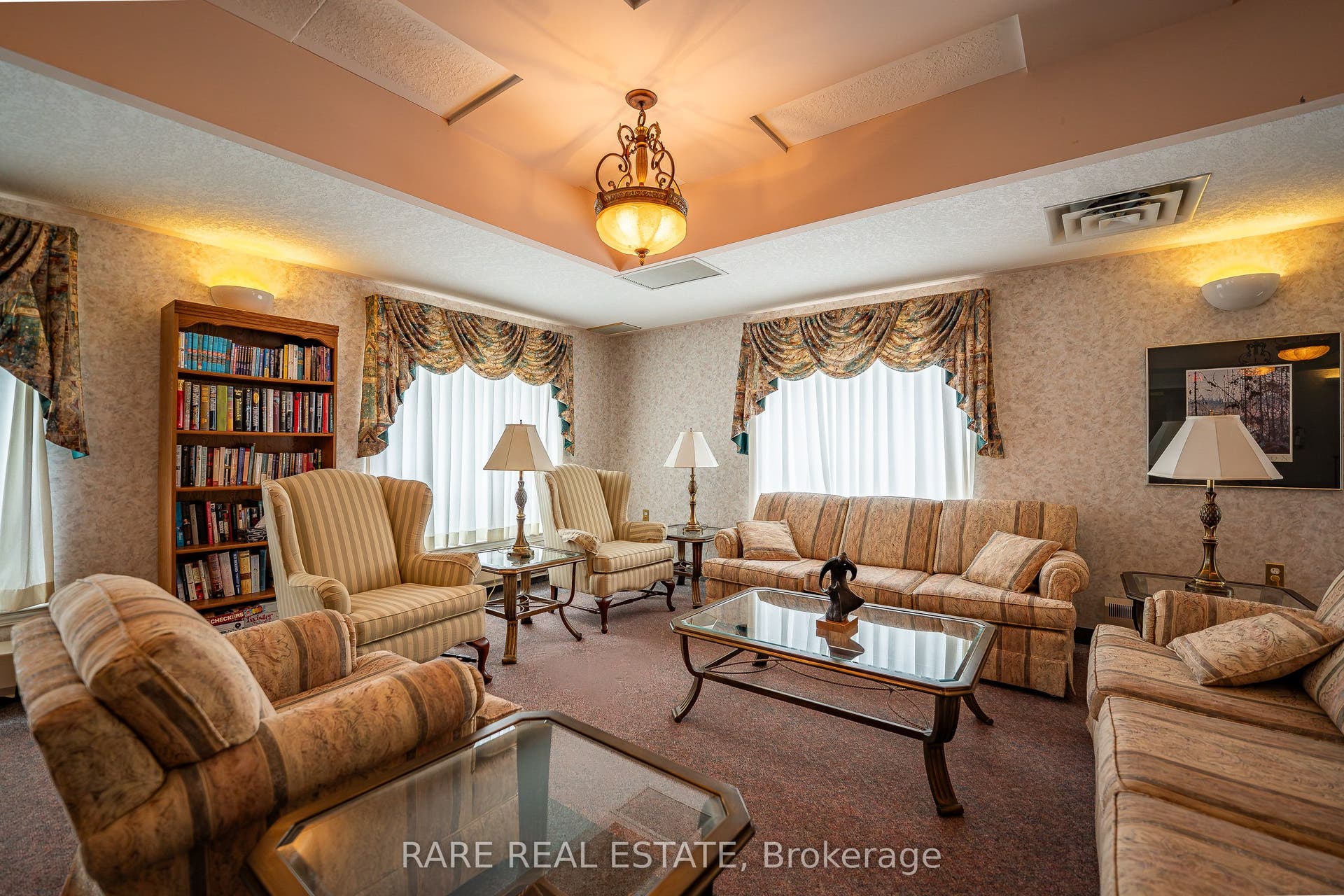 405 Erb Street W, #403, Waterloo, Waterloo ON N2L 1W7 405 Erb Street W, #403, Waterloo, Waterloo ON N2L 1W7
