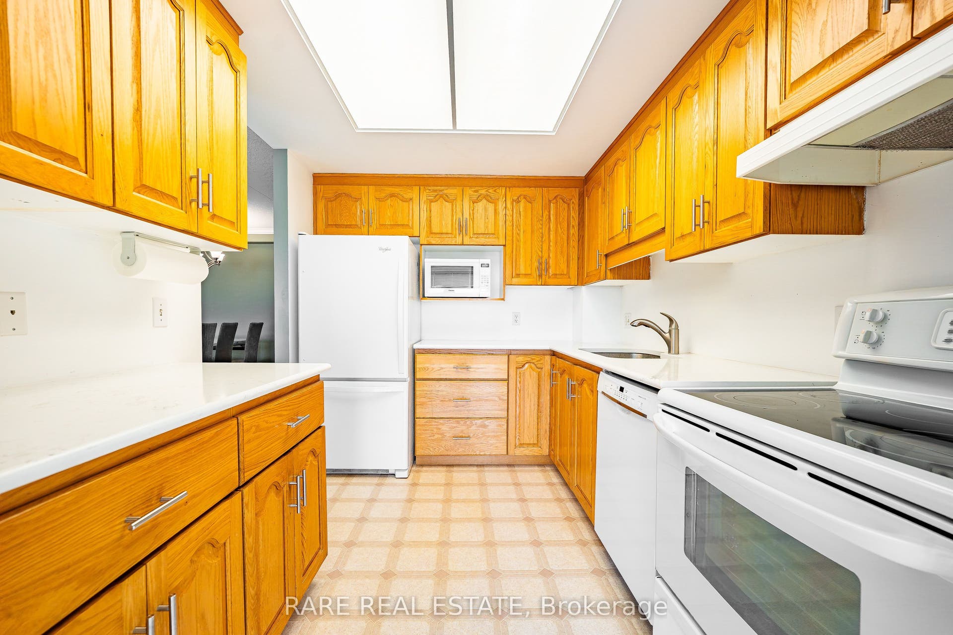 405 Erb Street W, #403, Waterloo, Waterloo ON N2L 1W7 405 Erb Street W, #403, Waterloo, Waterloo ON N2L 1W7