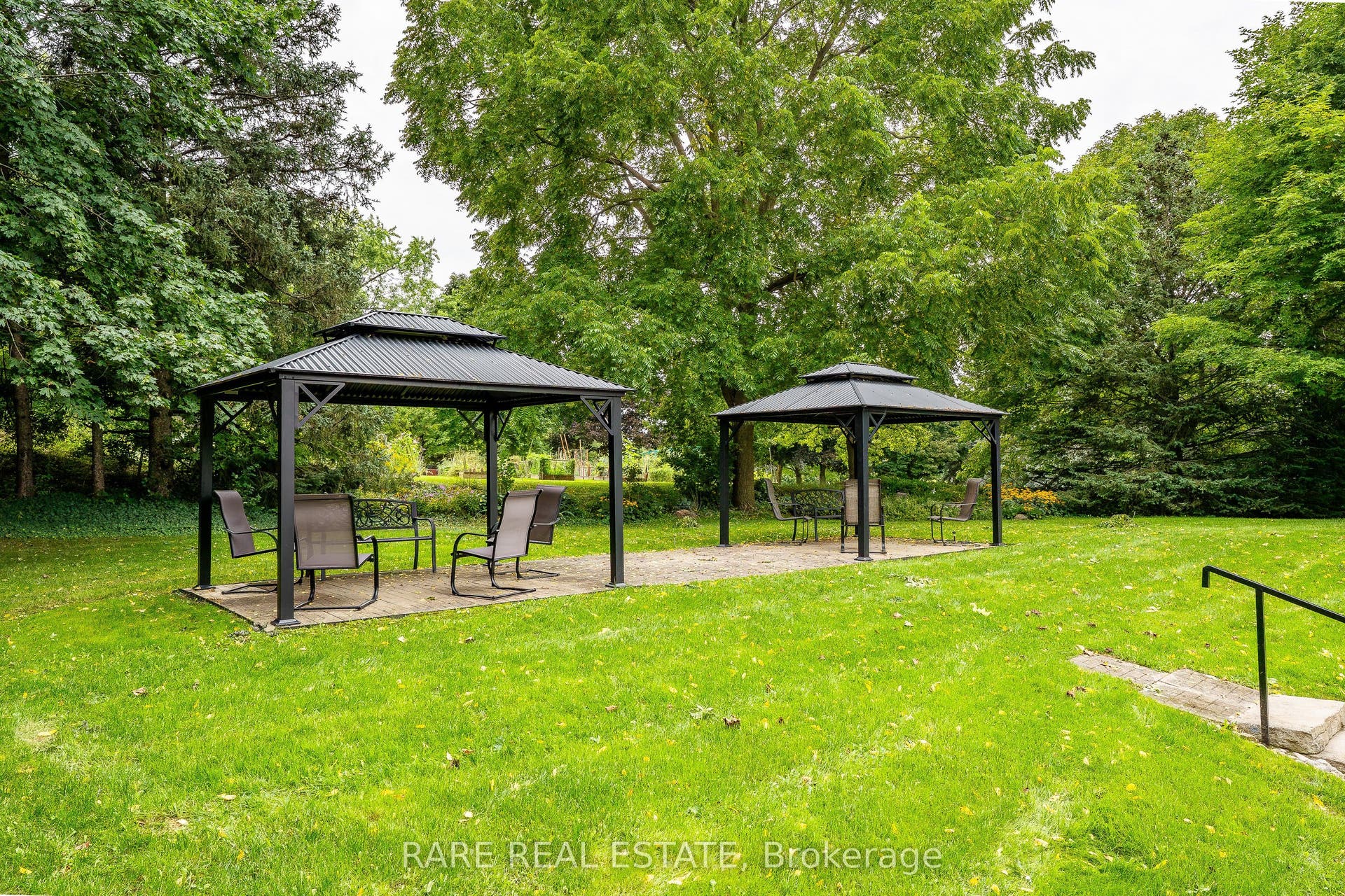 405 Erb Street W, #403, Waterloo, Waterloo ON N2L 1W7 405 Erb Street W, #403, Waterloo, Waterloo ON N2L 1W7
