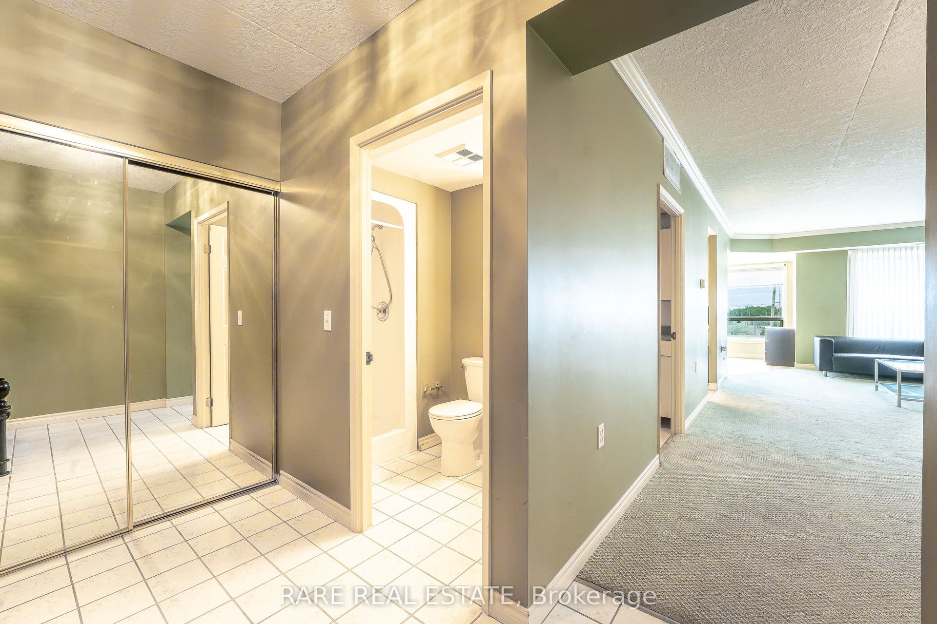 405 Erb Street W, #403, Waterloo, Waterloo ON N2L 1W7 405 Erb Street W, #403, Waterloo, Waterloo ON N2L 1W7