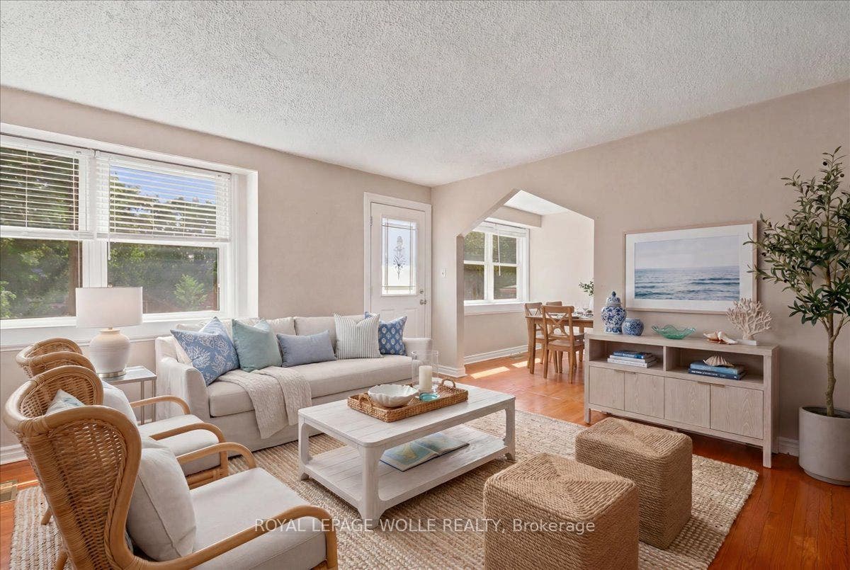 22 Ramore Street, Cambridge, Waterloo ON N1S 2P8 Virtually Staged