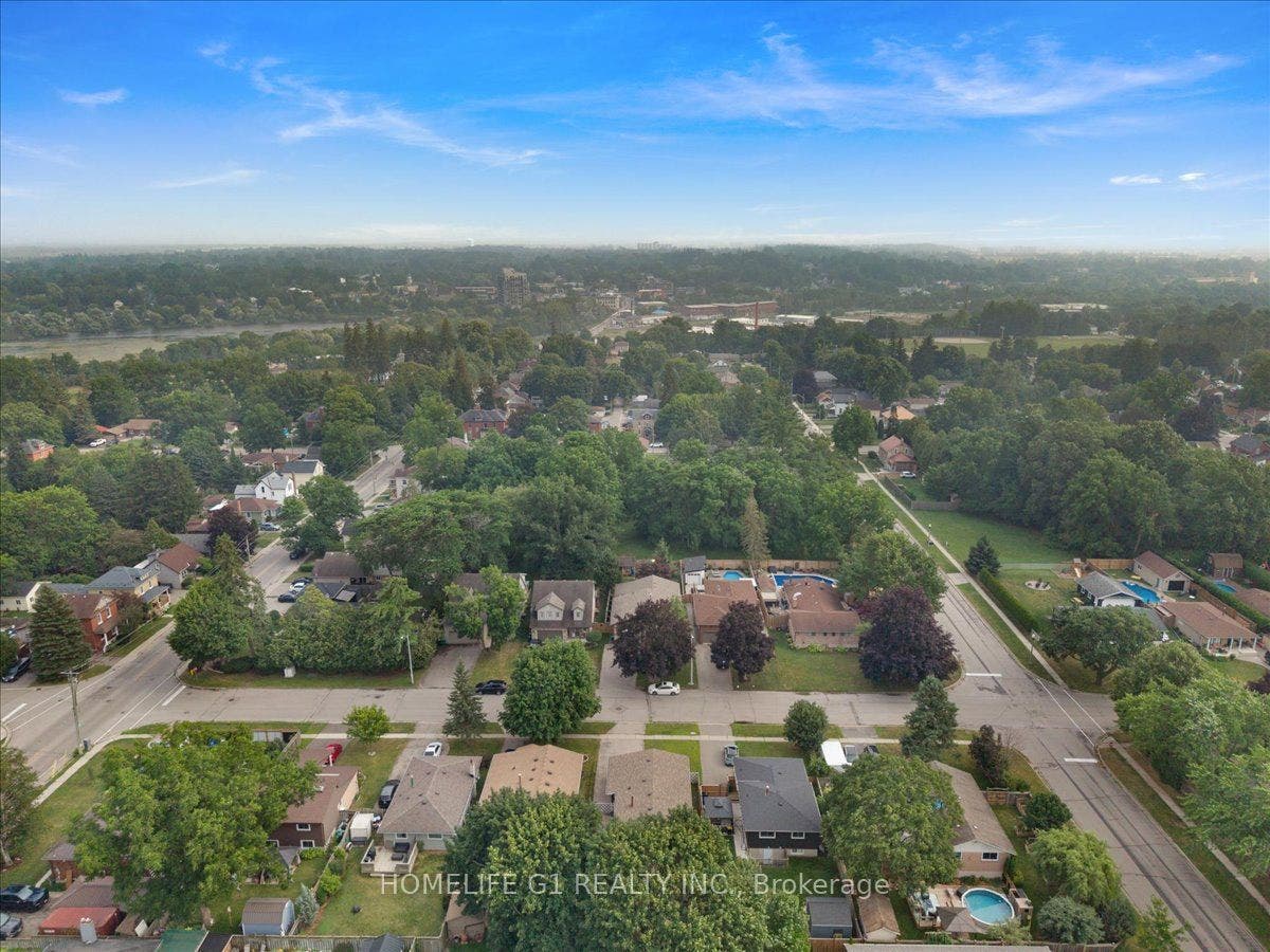 19 Milton Avenue W, Cambridge, Waterloo ON N3C 2Y3 19 Milton Avenue W, Cambridge, Waterloo ON N3C 2Y3