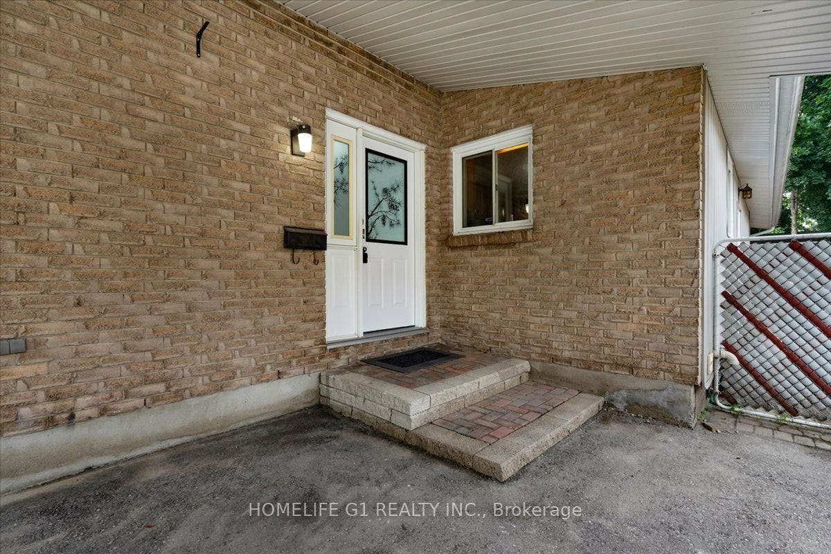 19 Milton Avenue W, Cambridge, Waterloo ON N3C 2Y3 19 Milton Avenue W, Cambridge, Waterloo ON N3C 2Y3