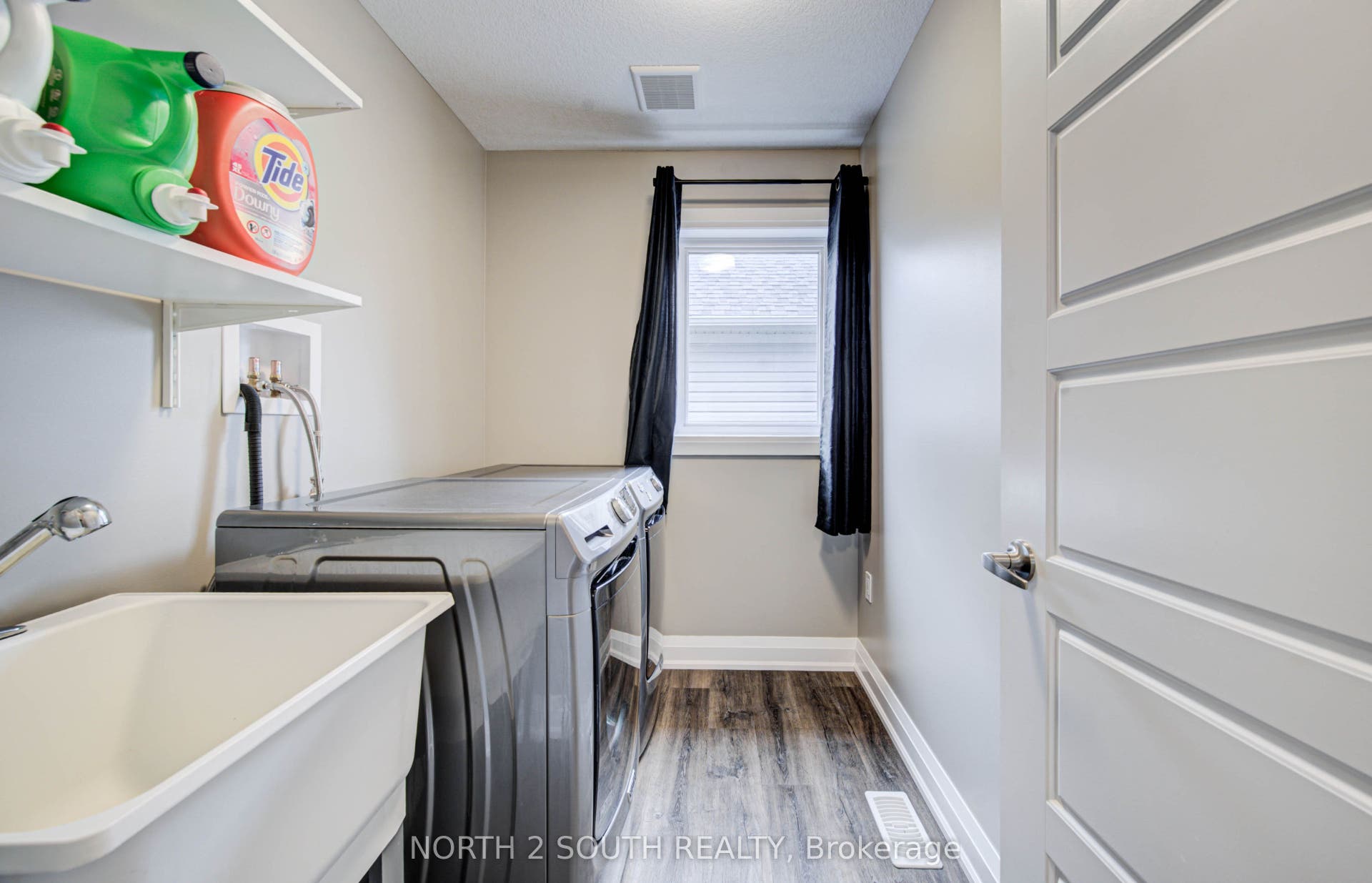 11 Oldham Avenue, Brant, Brant ON N3L 0G6 11 Oldham Avenue, Brant, Brant ON N3L 0G6