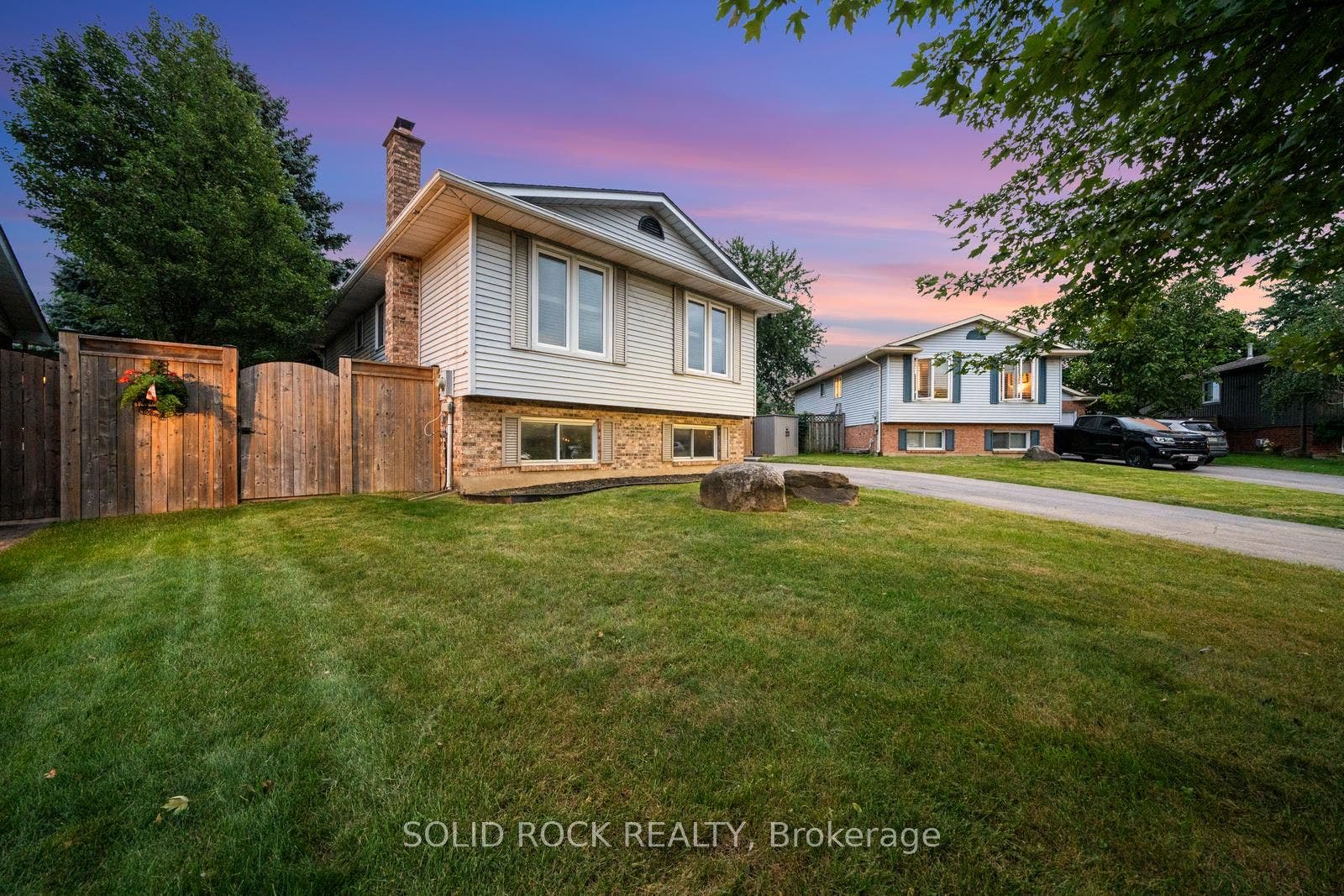 3929 Vineyard Crescent, Lincoln, Niagara ON L0R 2C0 3929 Vineyard Crescent, Lincoln, Niagara ON L0R 2C0