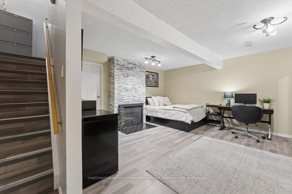 255 Northlake Drive, #4, Waterloo, Waterloo ON N2V 1Z2 255 Northlake Drive, #4, Waterloo, Waterloo ON N2V 1Z2