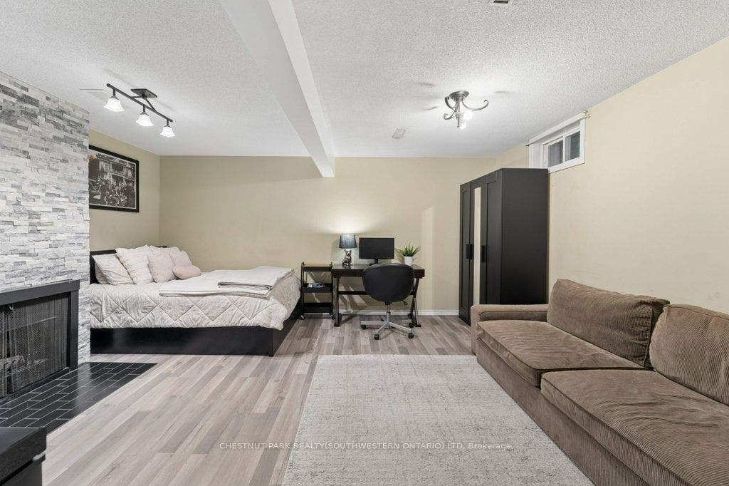 255 Northlake Drive, #4, Waterloo, Waterloo ON N2V 1Z2 255 Northlake Drive, #4, Waterloo, Waterloo ON N2V 1Z2
