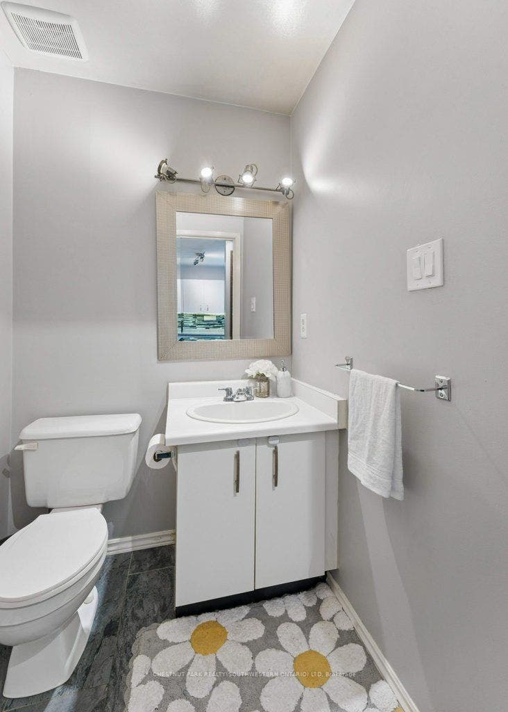 255 Northlake Drive, #4, Waterloo, Waterloo ON N2V 1Z2 255 Northlake Drive, #4, Waterloo, Waterloo ON N2V 1Z2